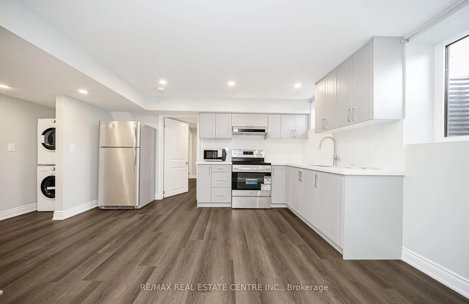 Photo 5 of 51 Circus Crescent, Brampton, Northwest Brampton — HOMEH