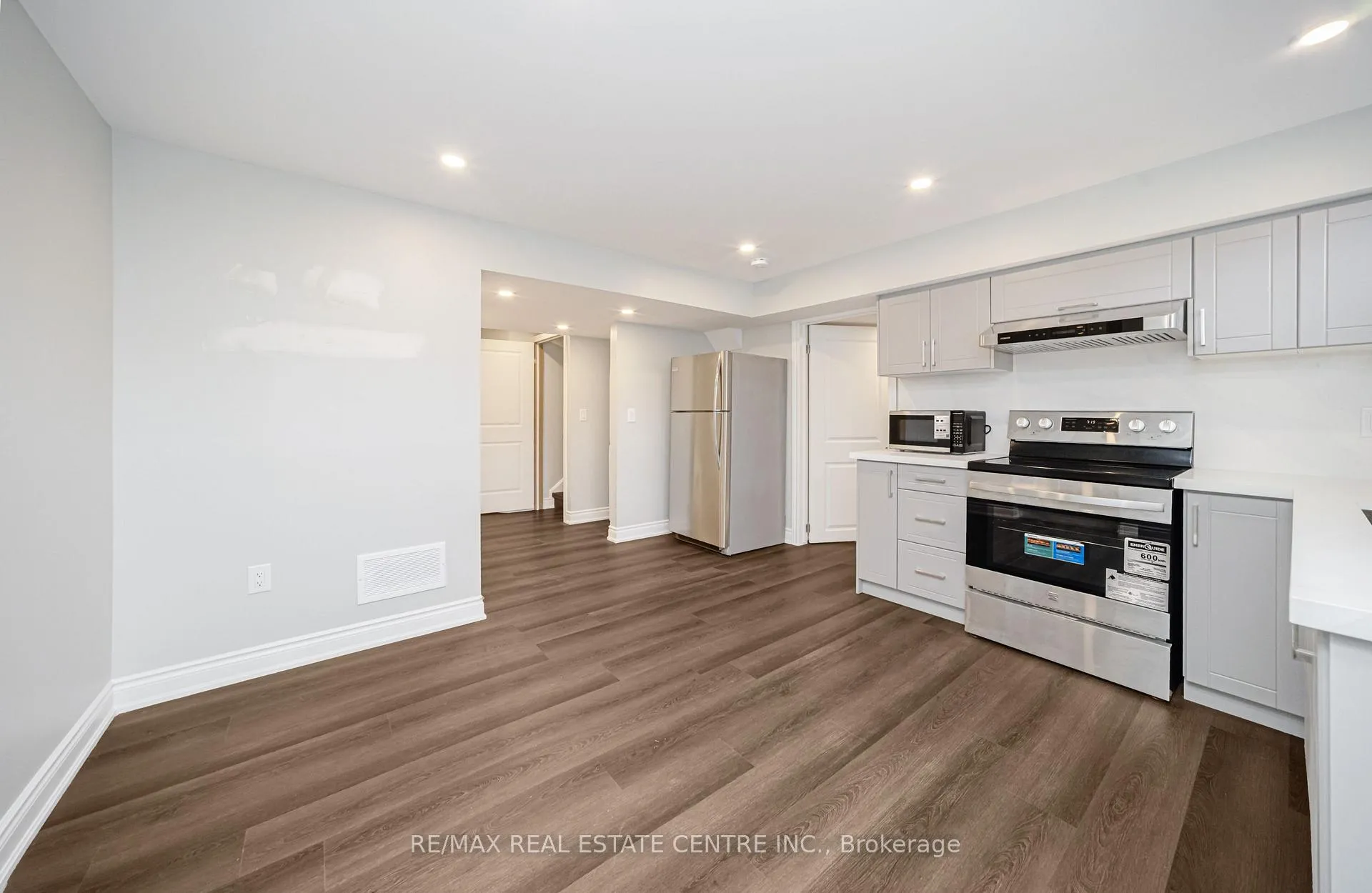 Photo 6 of 51 Circus Crescent, Brampton, Northwest Brampton — HOMEH