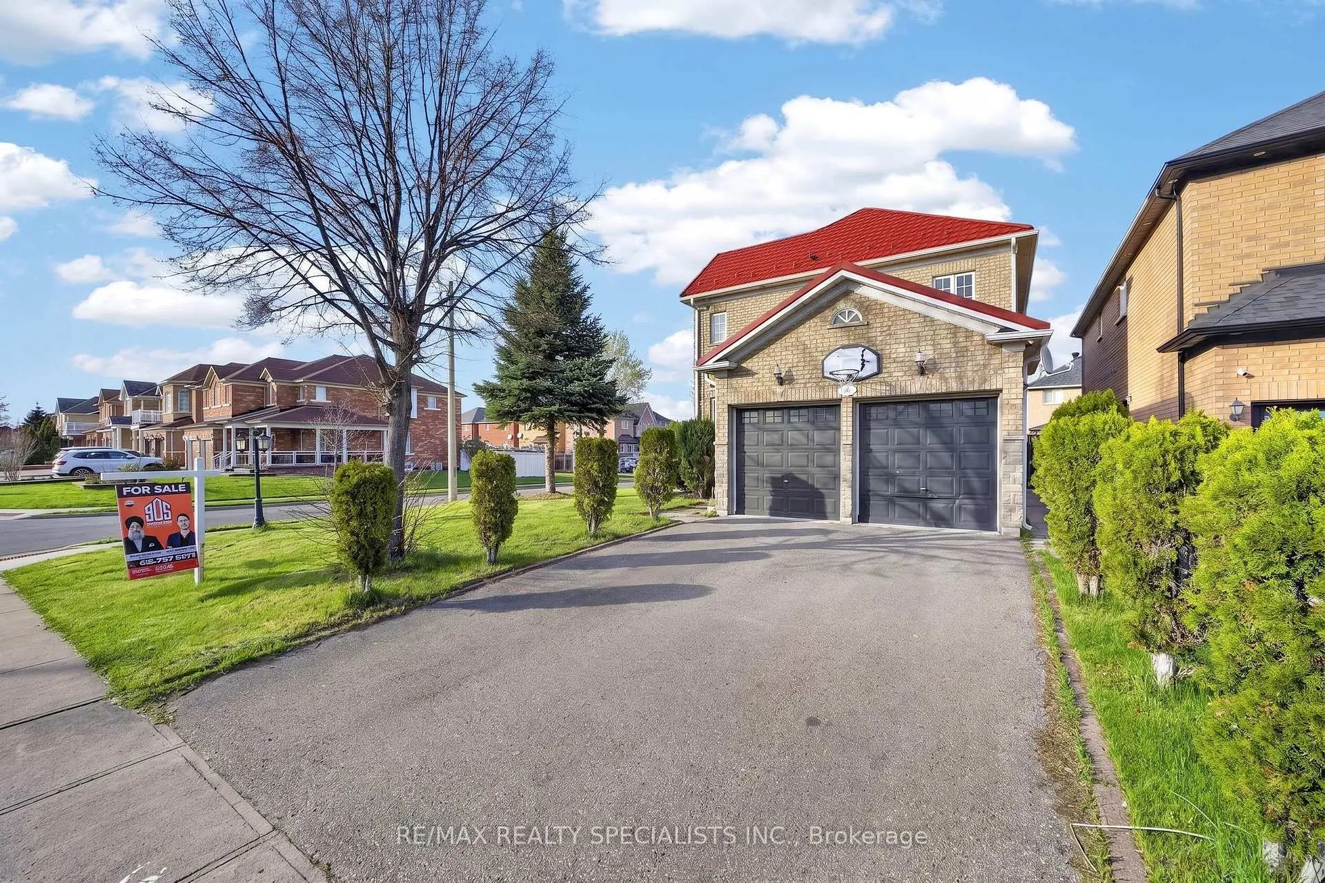 Photo 4 of 2 Loggers Lane, Brampton, Fletcher's Creek Village — HOMEH