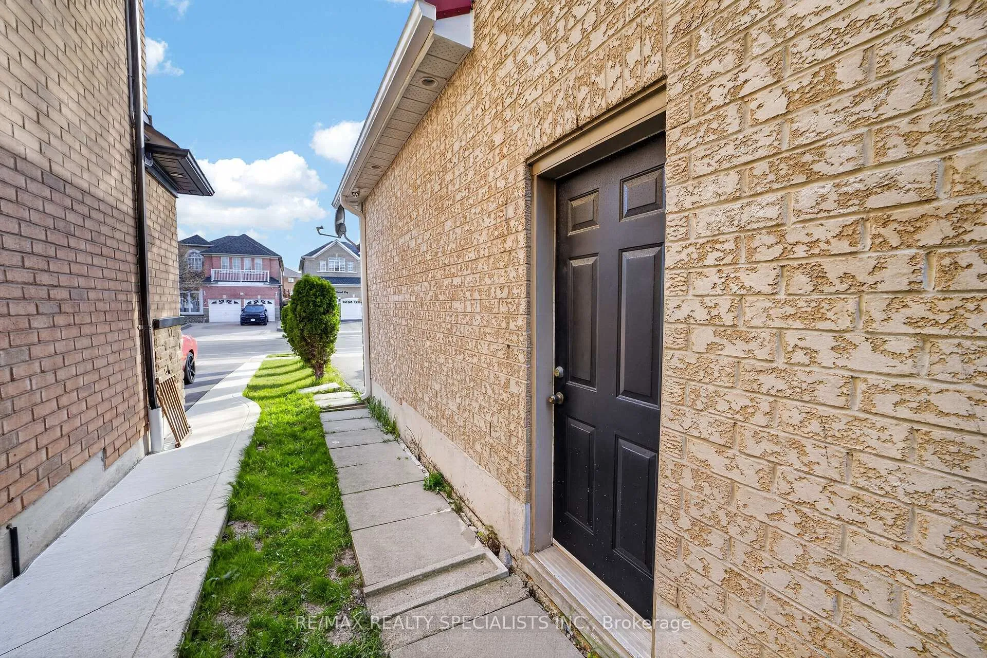 Photo 45 of 2 Loggers Lane, Brampton, Fletcher's Creek Village — HOMEH