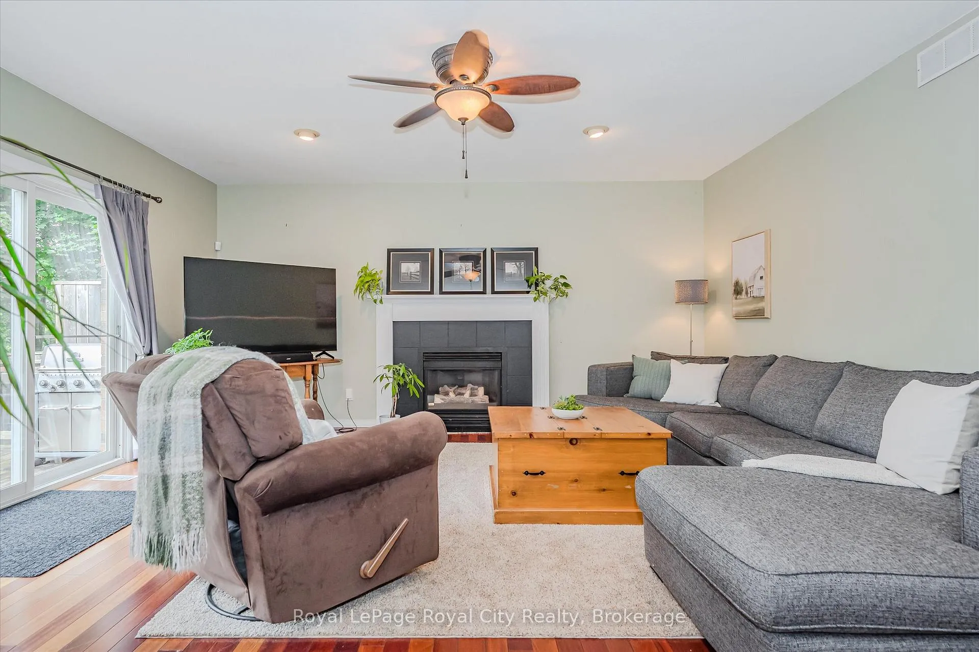 Photo 10 of 2 Oakridge Crescent, Guelph, Pineridge/Westminster Woods — HOMEH