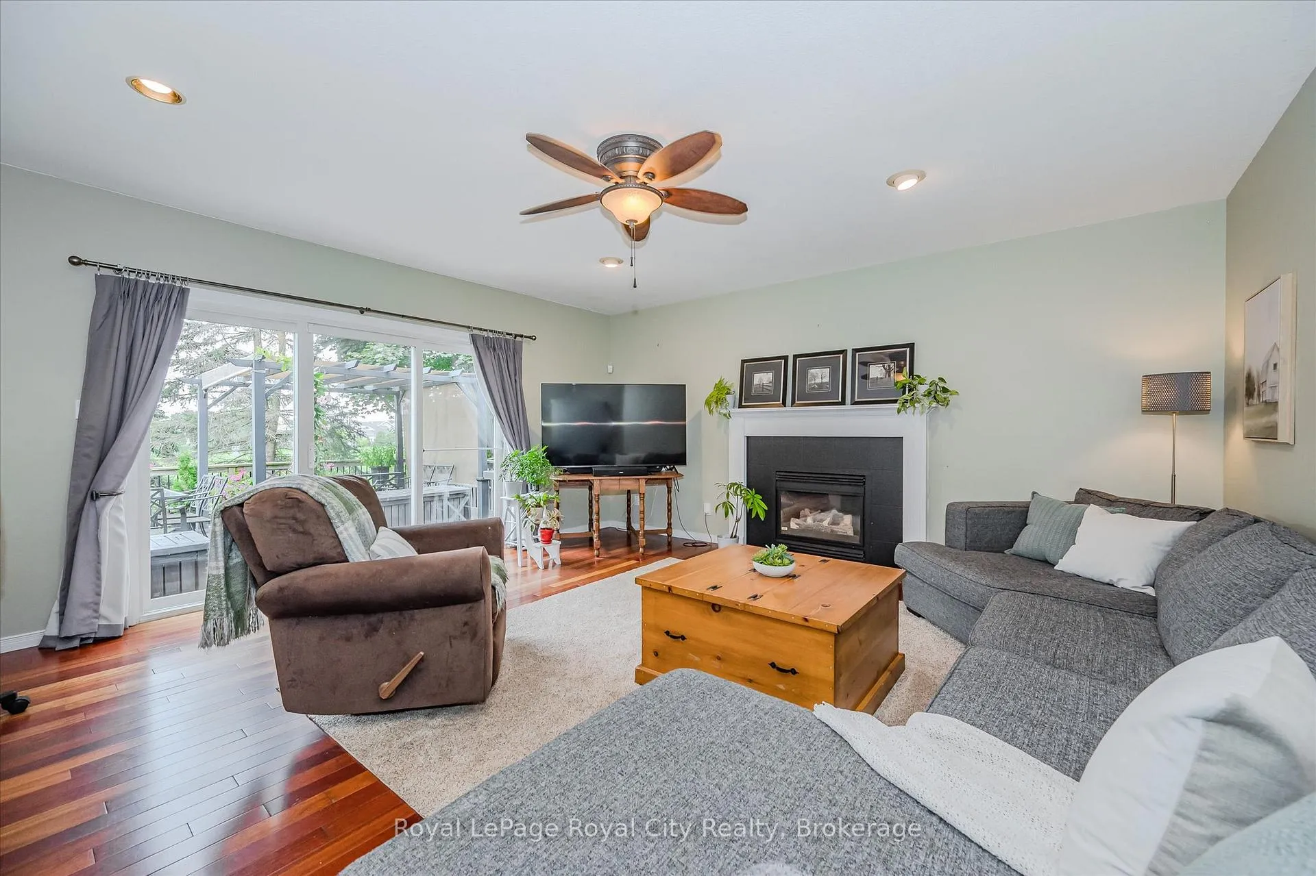 Photo 11 of 2 Oakridge Crescent, Guelph, Pineridge/Westminster Woods — HOMEH