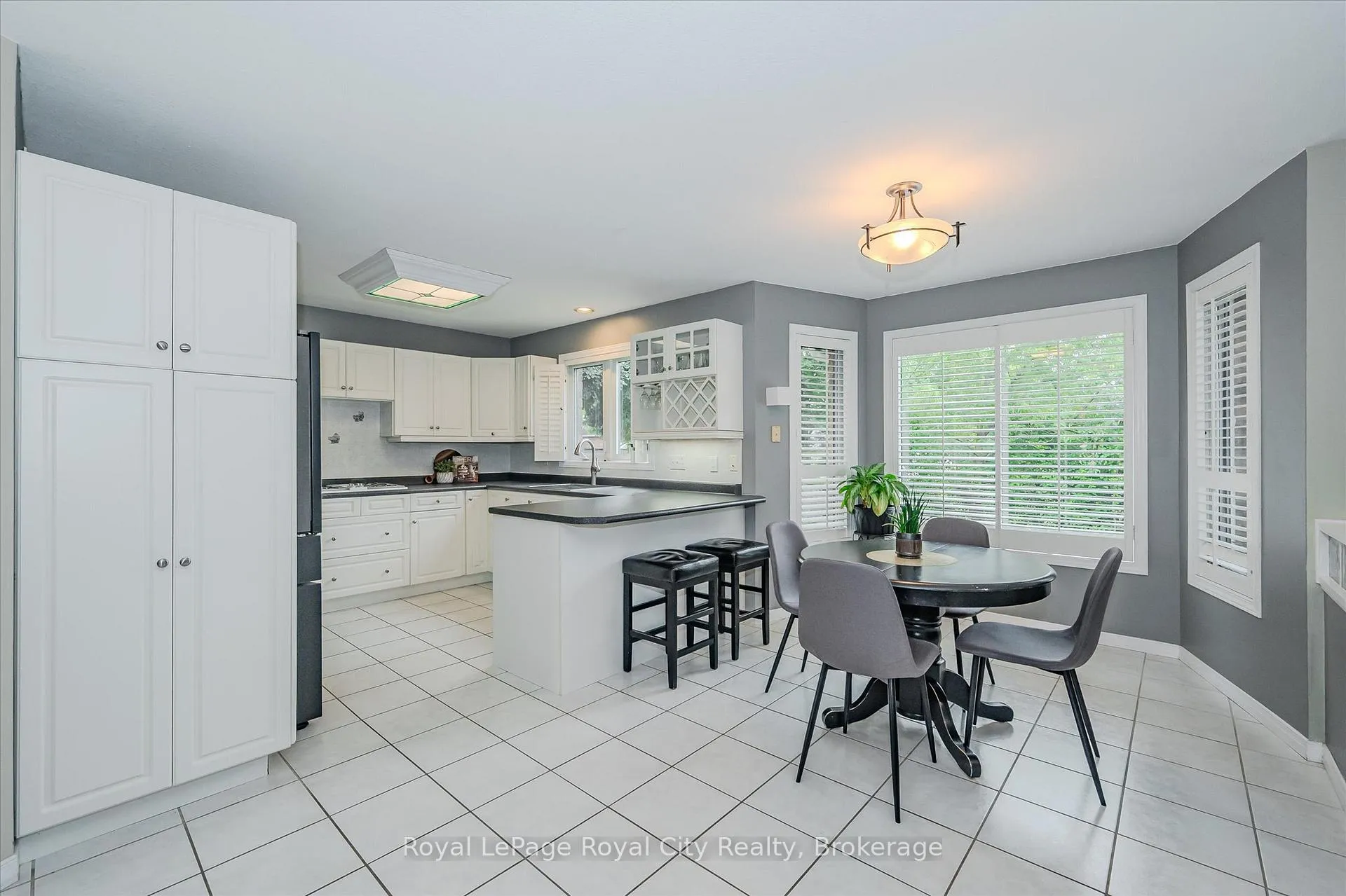 Photo 15 of 2 Oakridge Crescent, Guelph, Pineridge/Westminster Woods — HOMEH