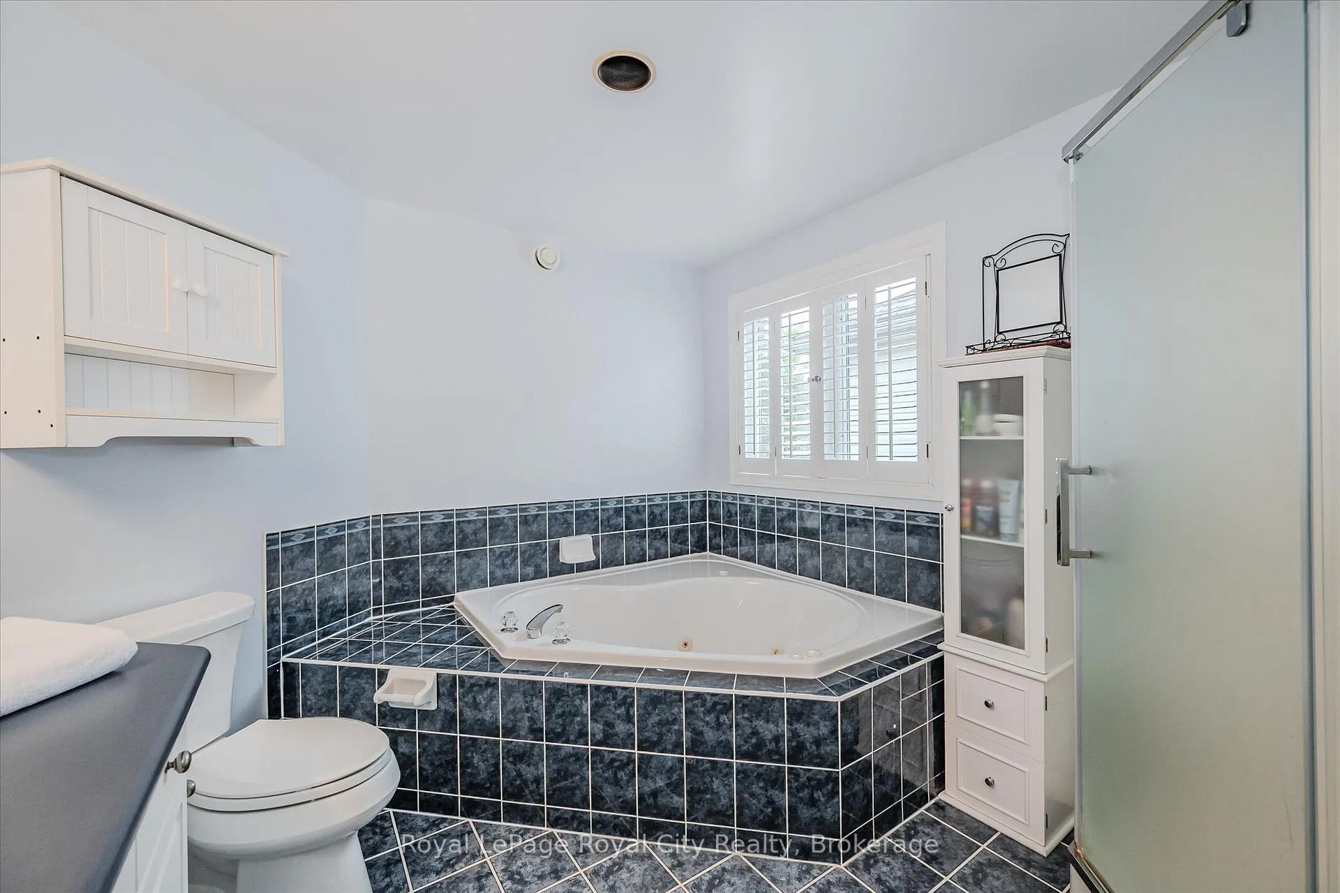 Photo 28 of 2 Oakridge Crescent, Guelph, Pineridge/Westminster Woods — HOMEH