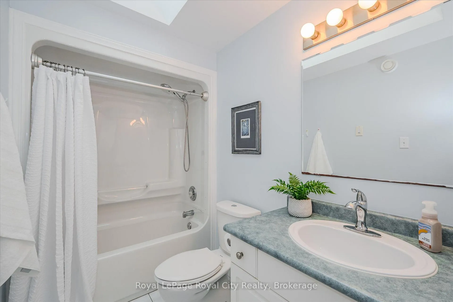 Photo 30 of 2 Oakridge Crescent, Guelph, Pineridge/Westminster Woods — HOMEH