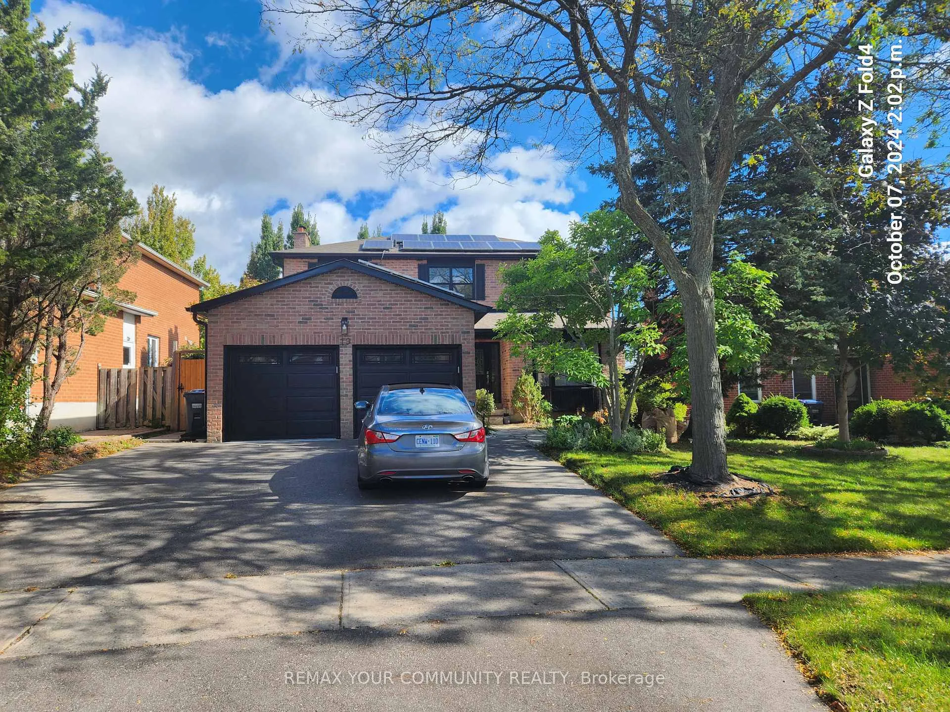Photo 1 of 19 St. Michael's Crescent, Caledon, Bolton North — HOMEH