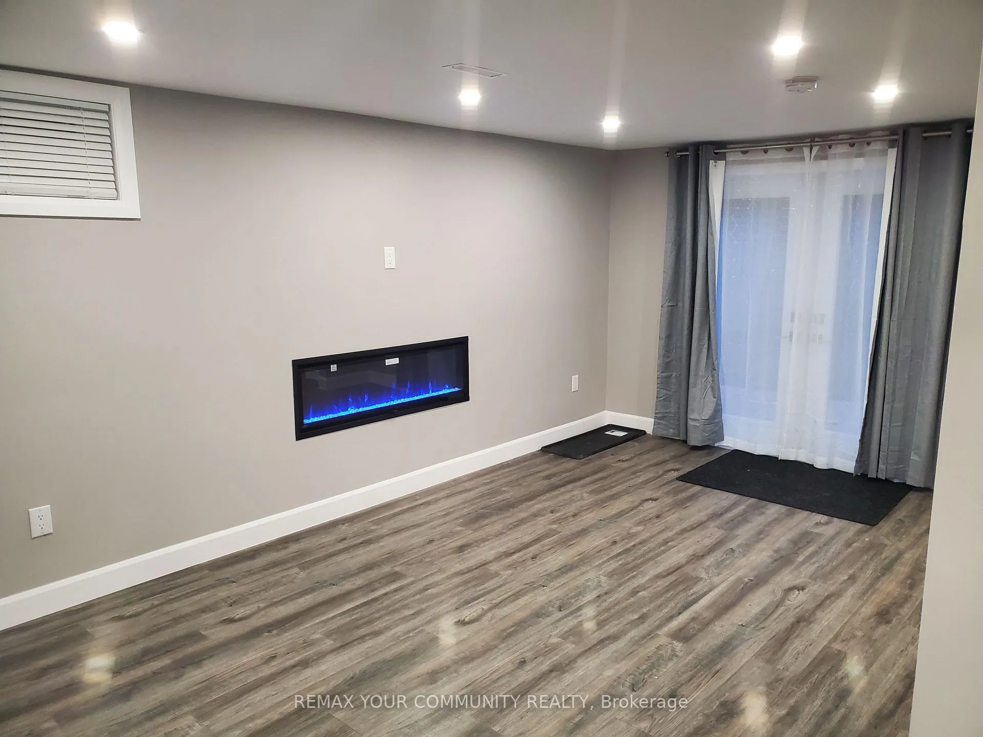 Photo 17 of 19 St. Michael's Crescent, Caledon, Bolton North — HOMEH
