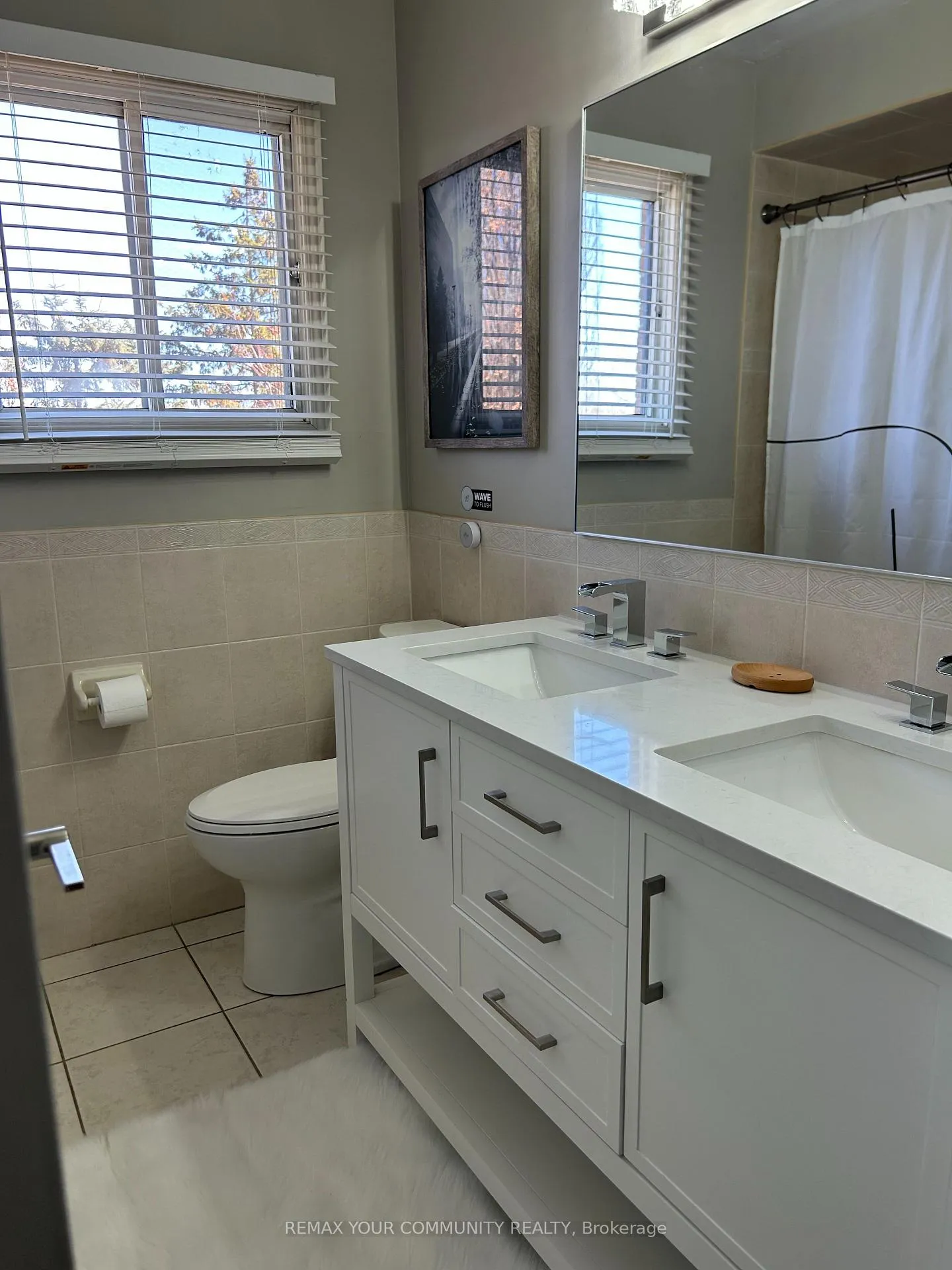 Photo 13 of 19 St. Michael's Crescent, Caledon, Bolton North — HOMEH