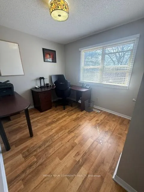 Photo 9 of 19 St. Michael's Crescent, Caledon, Bolton North — HOMEH