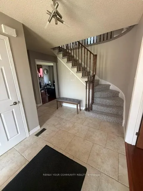 Photo 16 of 19 St. Michael's Crescent, Caledon, Bolton North — HOMEH