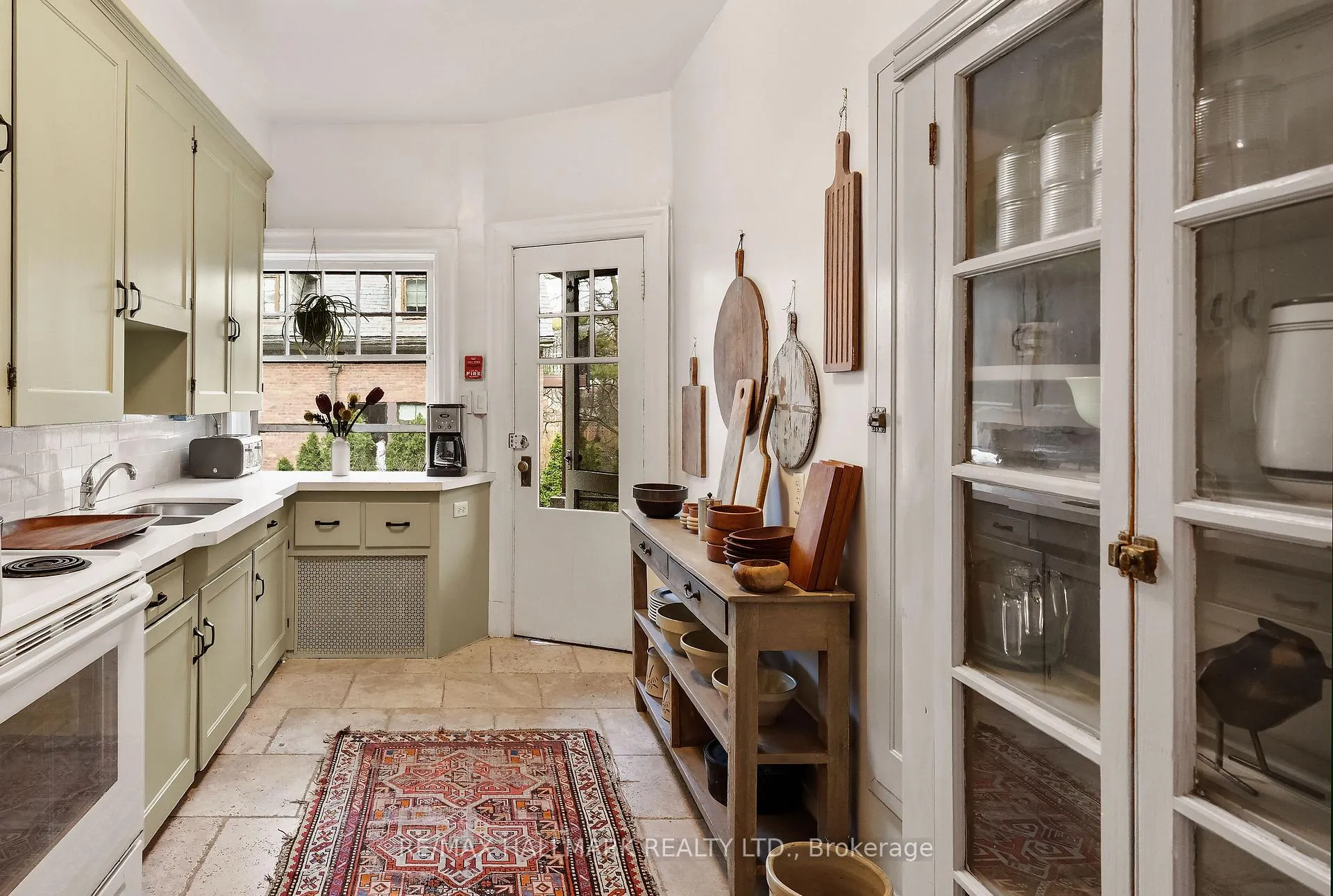Photo 8 of 51 Indian Grove, Toronto, High Park-Swansea — HOMEH
