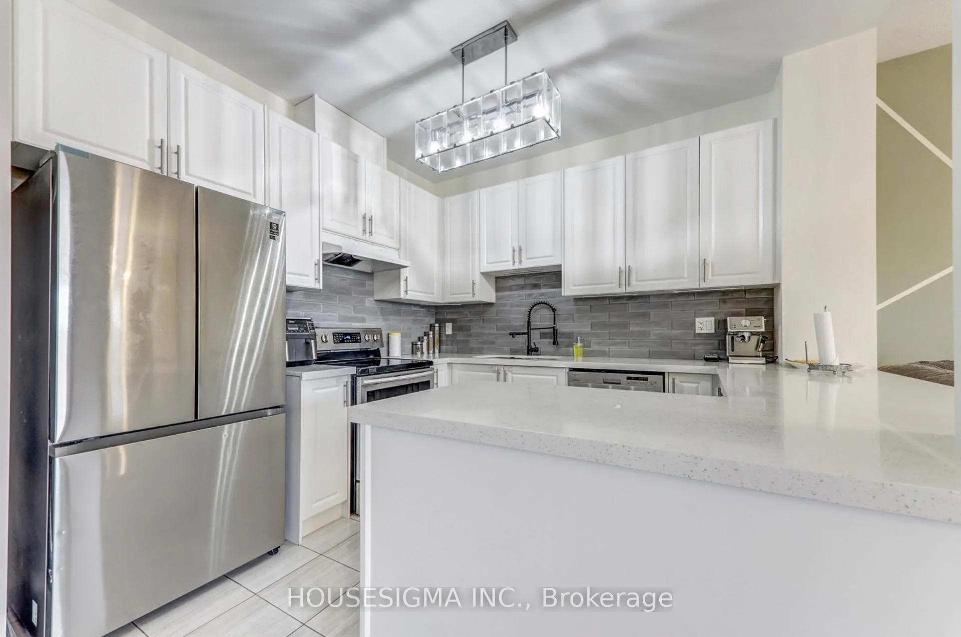 Photo 4 of 15 Elmhurst Street, Scugog, Port Perry — HOMEH