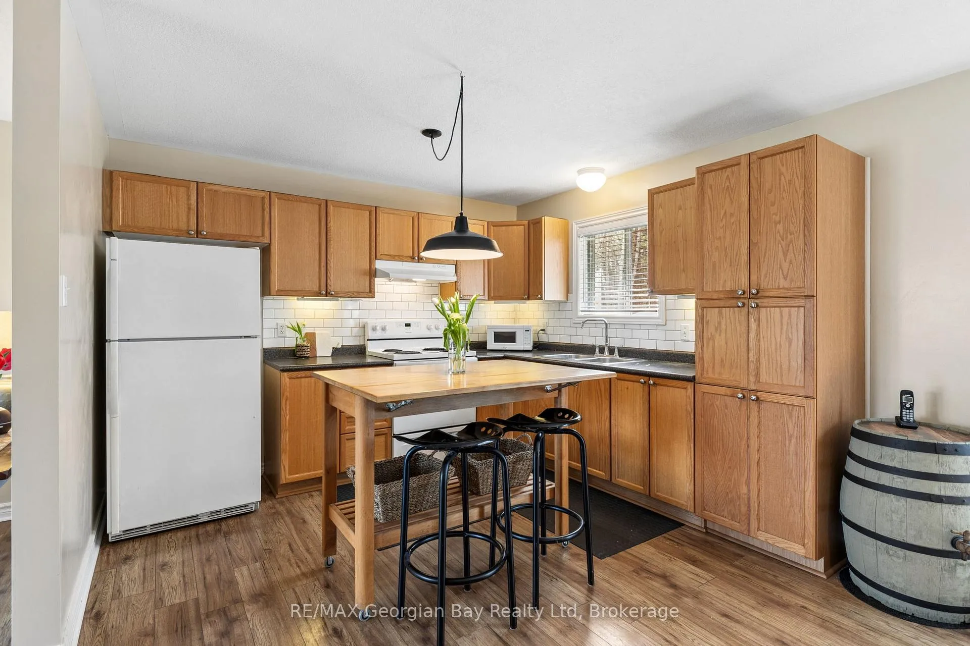 Photo 10 of 133 Oxley Drive, Penetanguishene — HOMEH