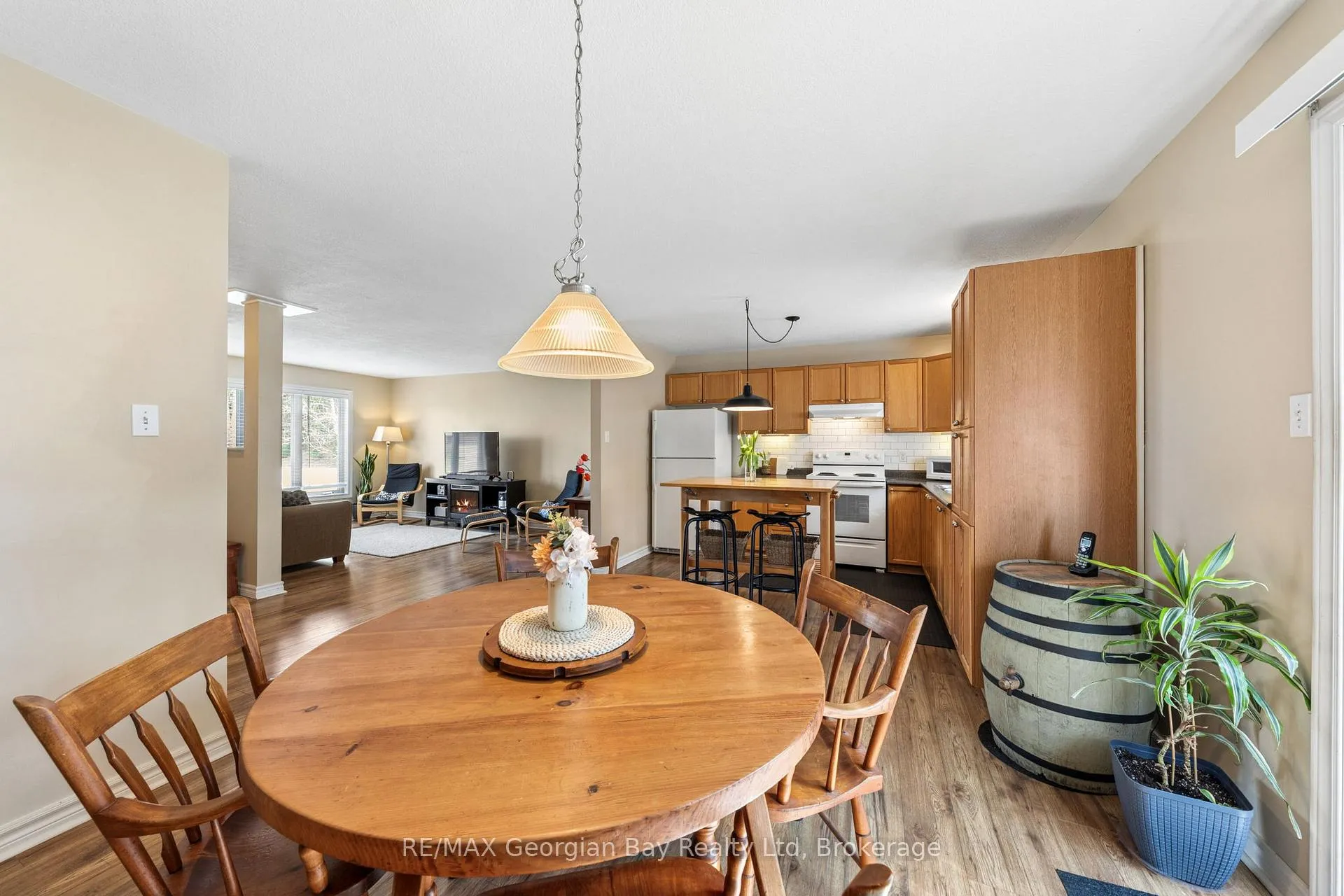 Photo 14 of 133 Oxley Drive, Penetanguishene — HOMEH