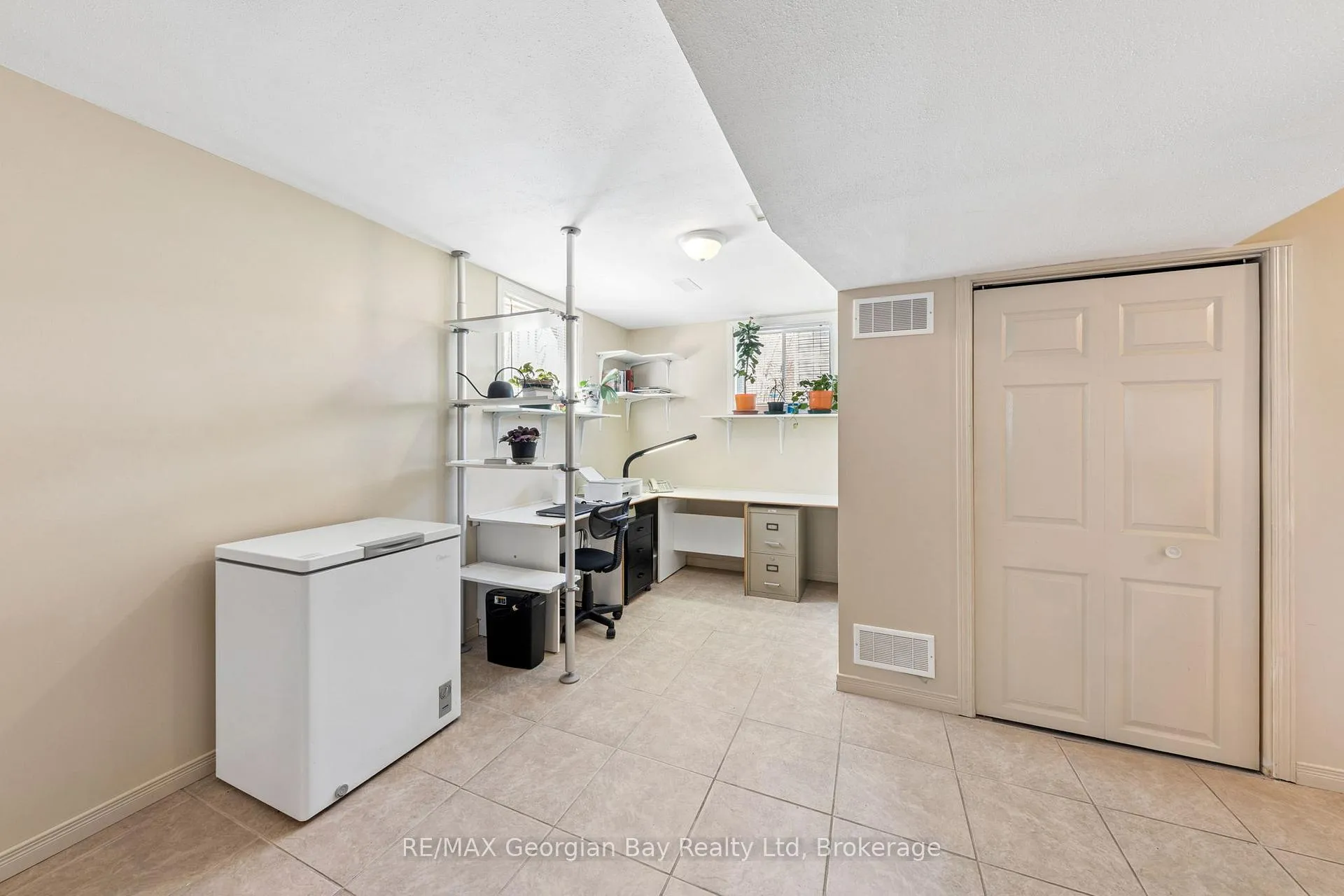 Photo 27 of 133 Oxley Drive, Penetanguishene — HOMEH