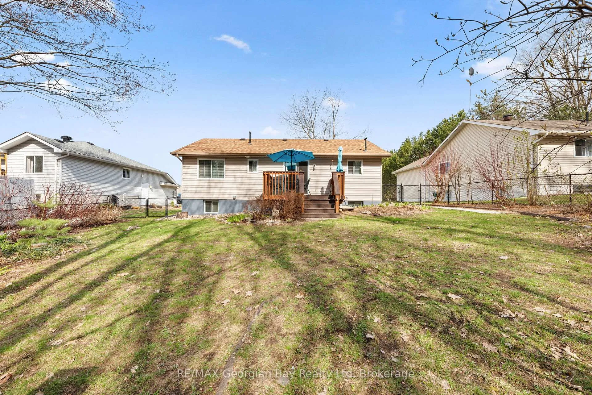 Photo 33 of 133 Oxley Drive, Penetanguishene — HOMEH
