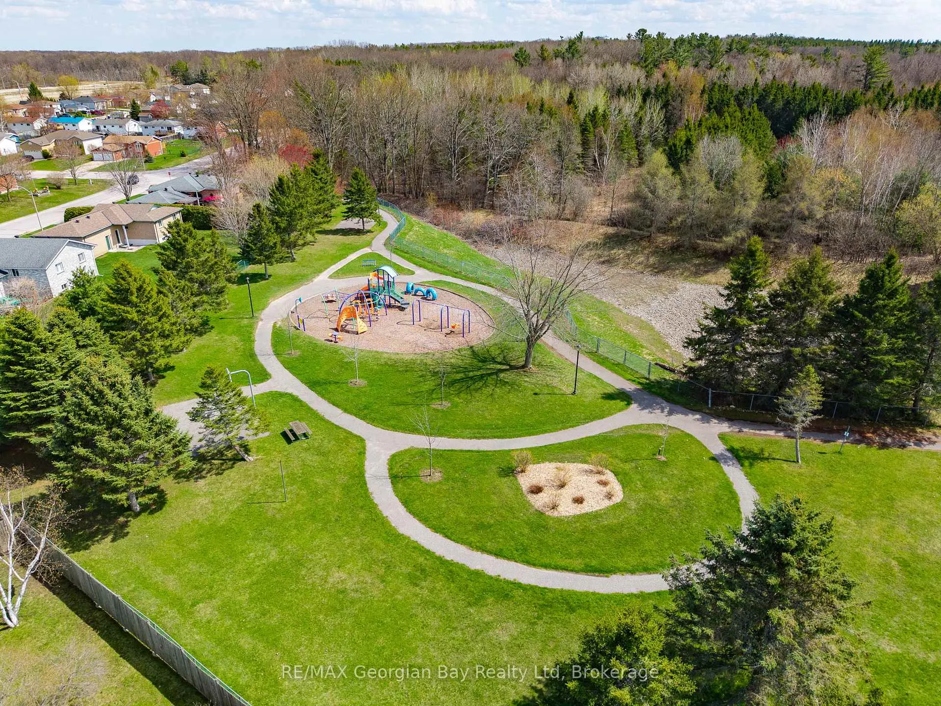 Photo 40 of 133 Oxley Drive, Penetanguishene — HOMEH