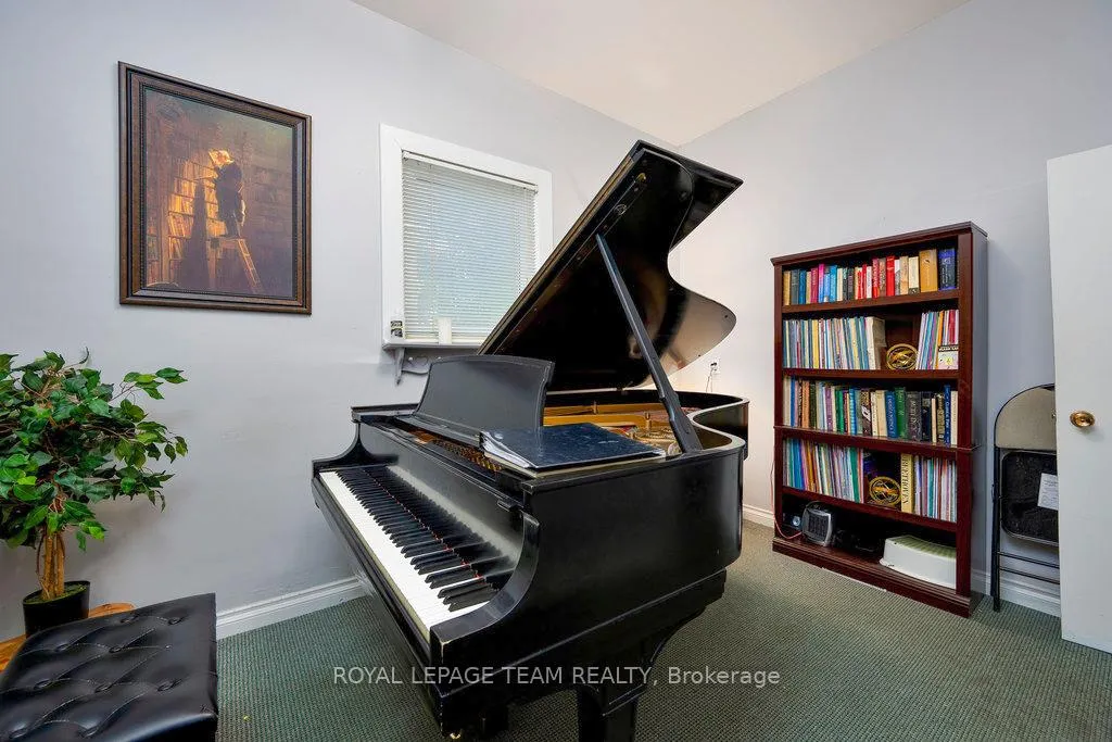 Photo 6 of 422 Donald B Munro Drive, Ottawa, Carp — HOMEH