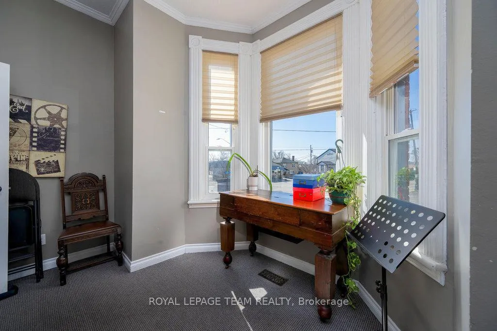 Photo 8 of 422 Donald B Munro Drive, Ottawa, Carp — HOMEH