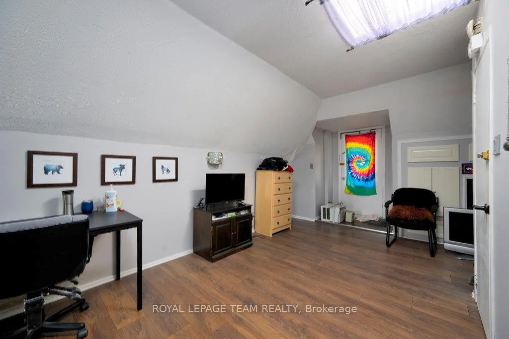 Photo 15 of 422 Donald B Munro Drive, Ottawa, Carp — HOMEH