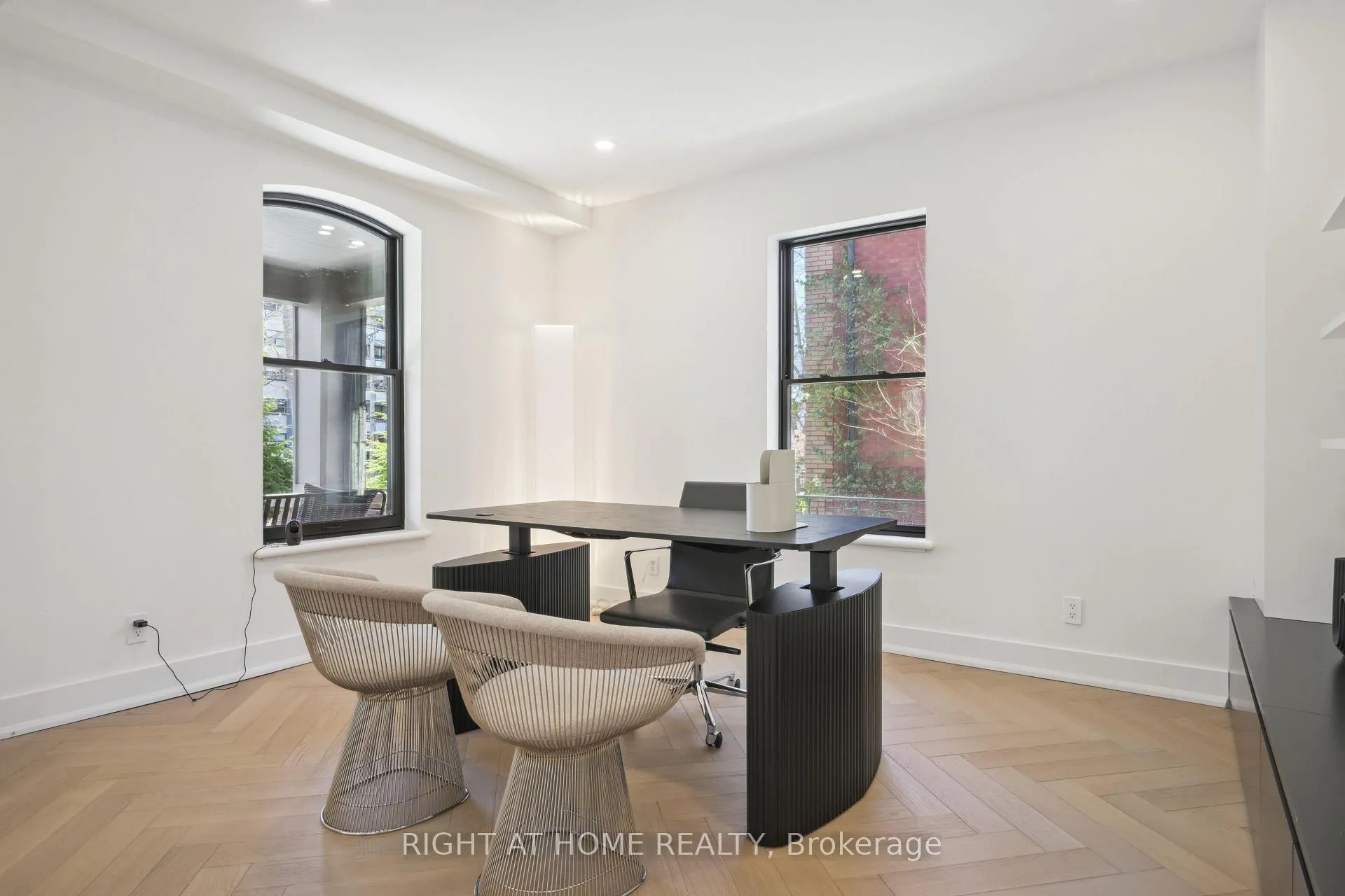 Photo 3 of 2187 Lakeshore Road, Burlington, Brant — HOMEH