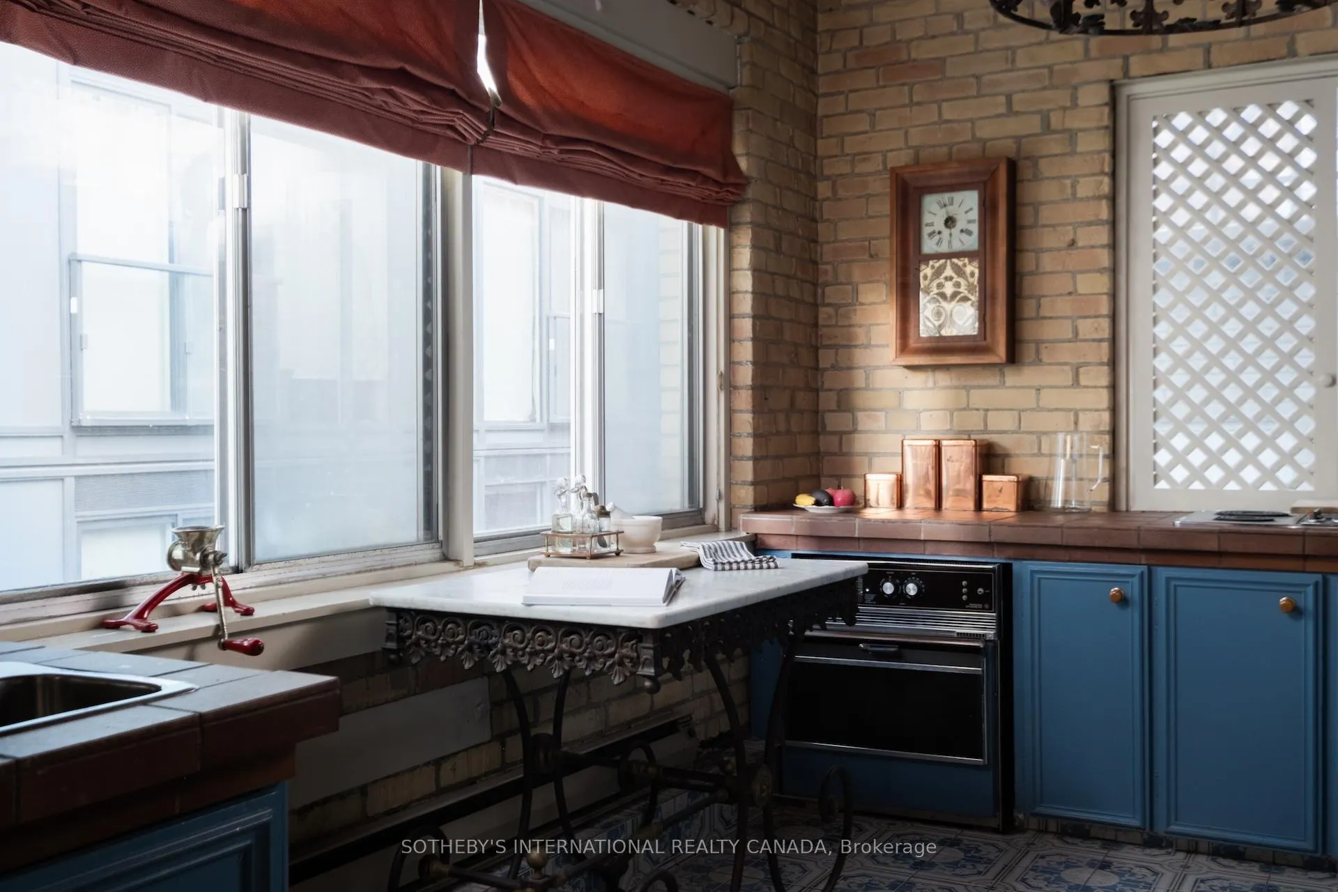 Photo 15 of 18 Gloucester Lane, Toronto, Church-Yonge Corridor — HOMEH