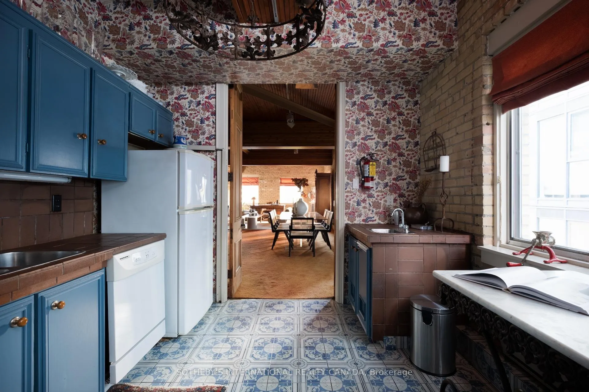 Photo 16 of 18 Gloucester Lane, Toronto, Church-Yonge Corridor — HOMEH