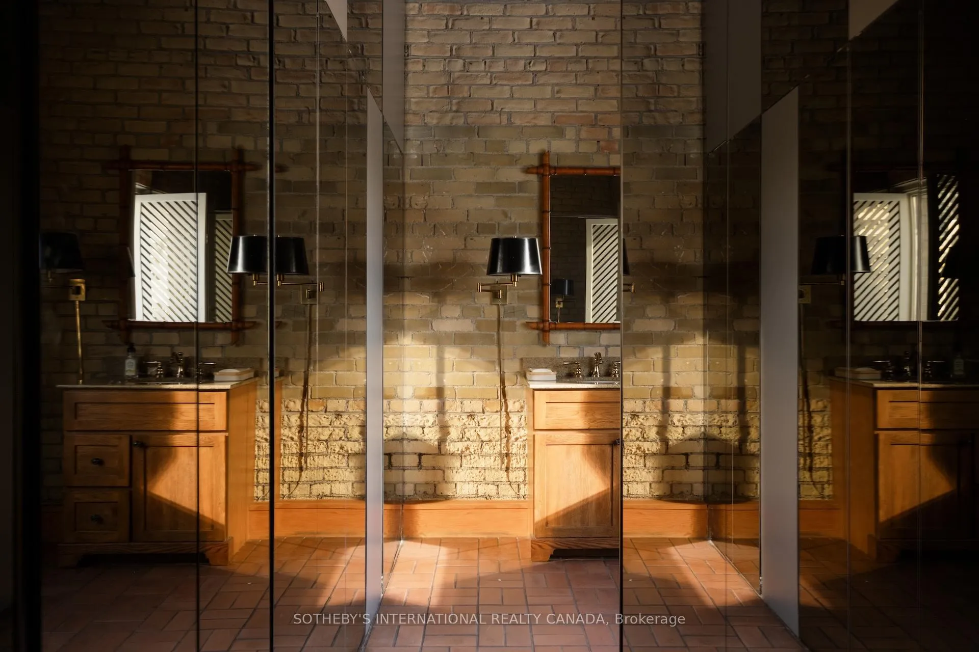 Photo 17 of 18 Gloucester Lane, Toronto, Church-Yonge Corridor — HOMEH