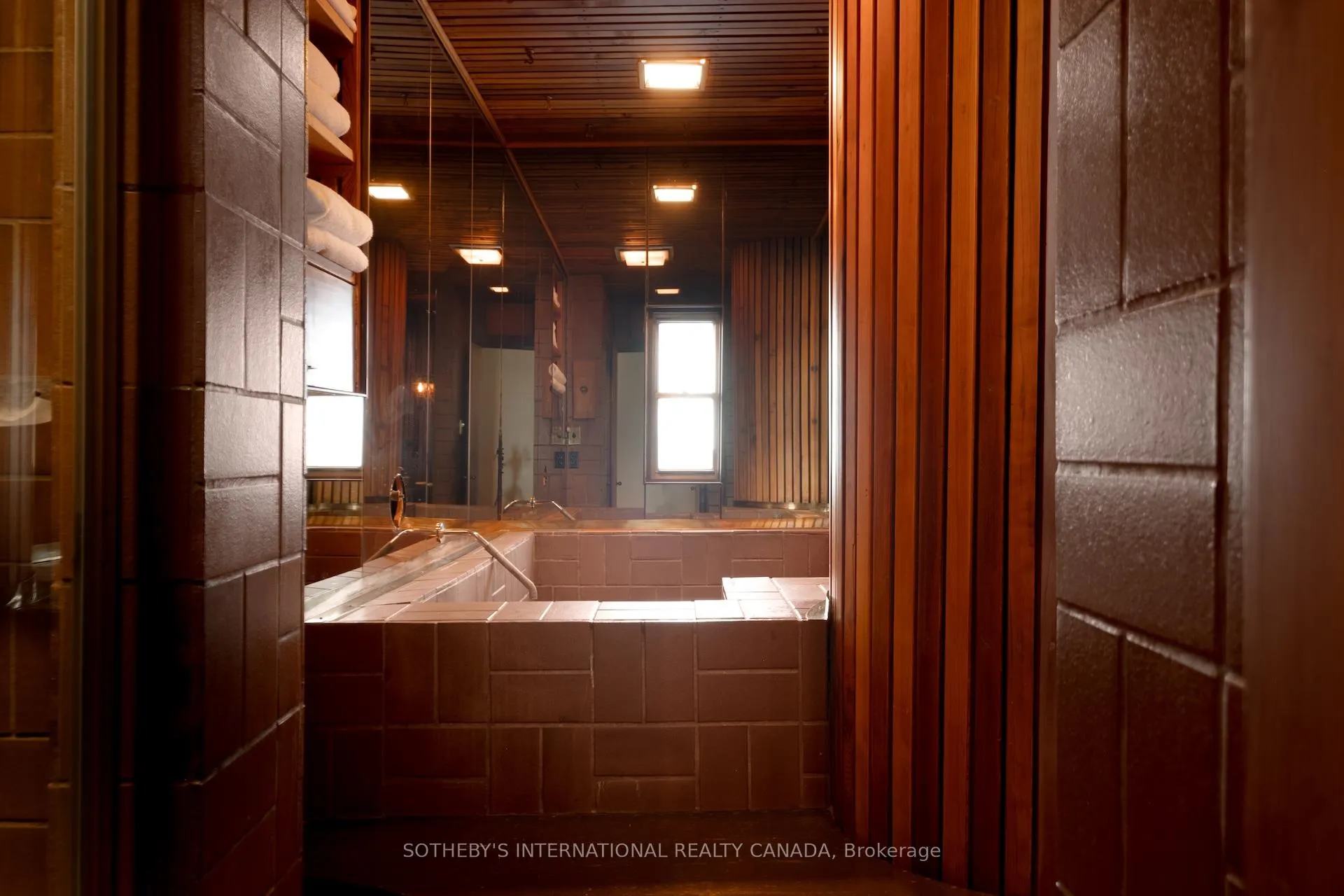 Photo 25 of 18 Gloucester Lane, Toronto, Church-Yonge Corridor — HOMEH