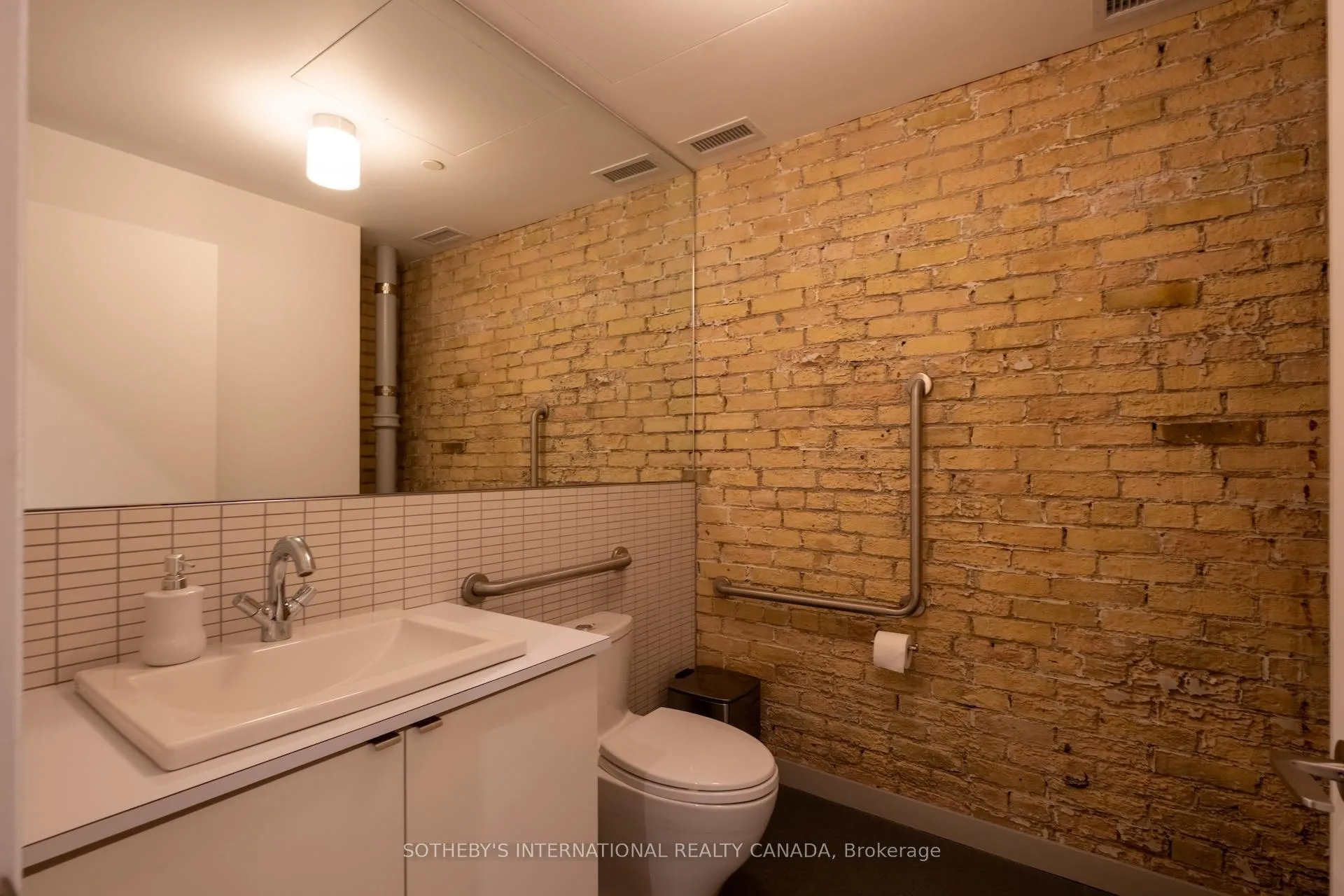 Photo 33 of 18 Gloucester Lane, Toronto, Church-Yonge Corridor — HOMEH