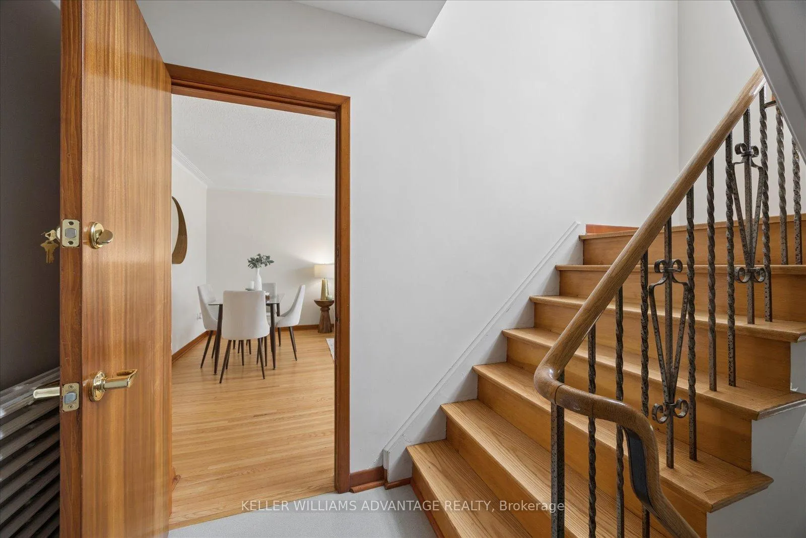 Photo 4 of 118 Silver Birch Avenue, Toronto, The Beaches — HOMEH
