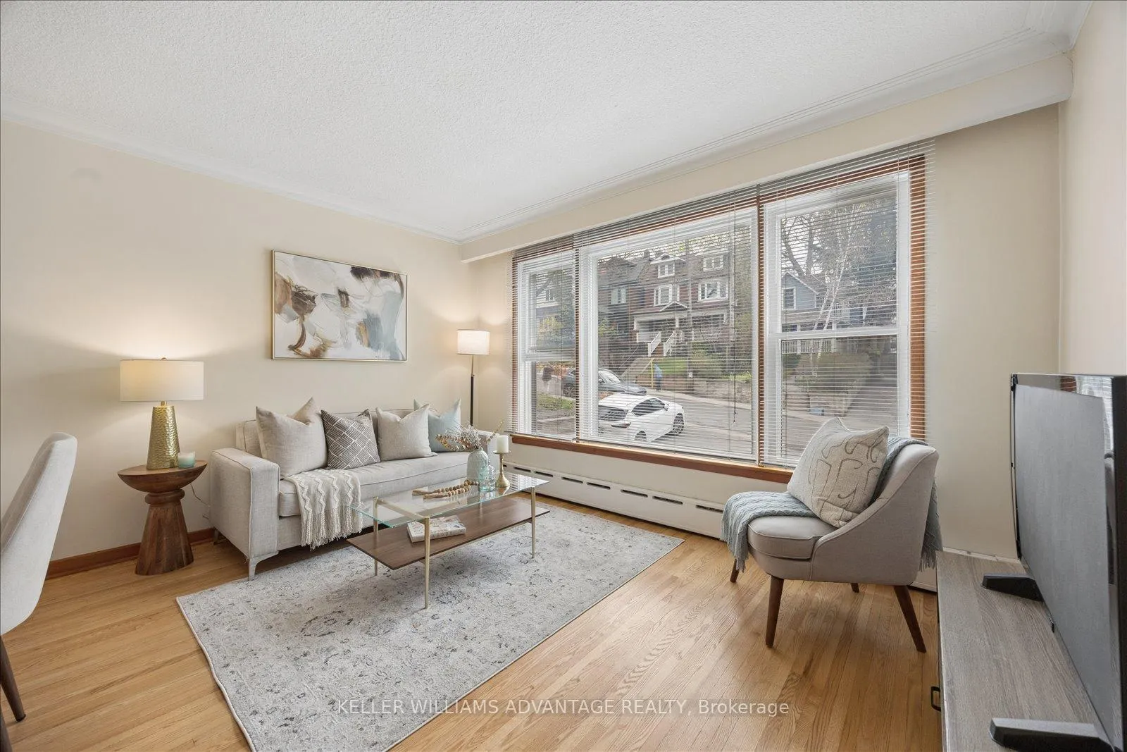 Photo 6 of 118 Silver Birch Avenue, Toronto, The Beaches — HOMEH