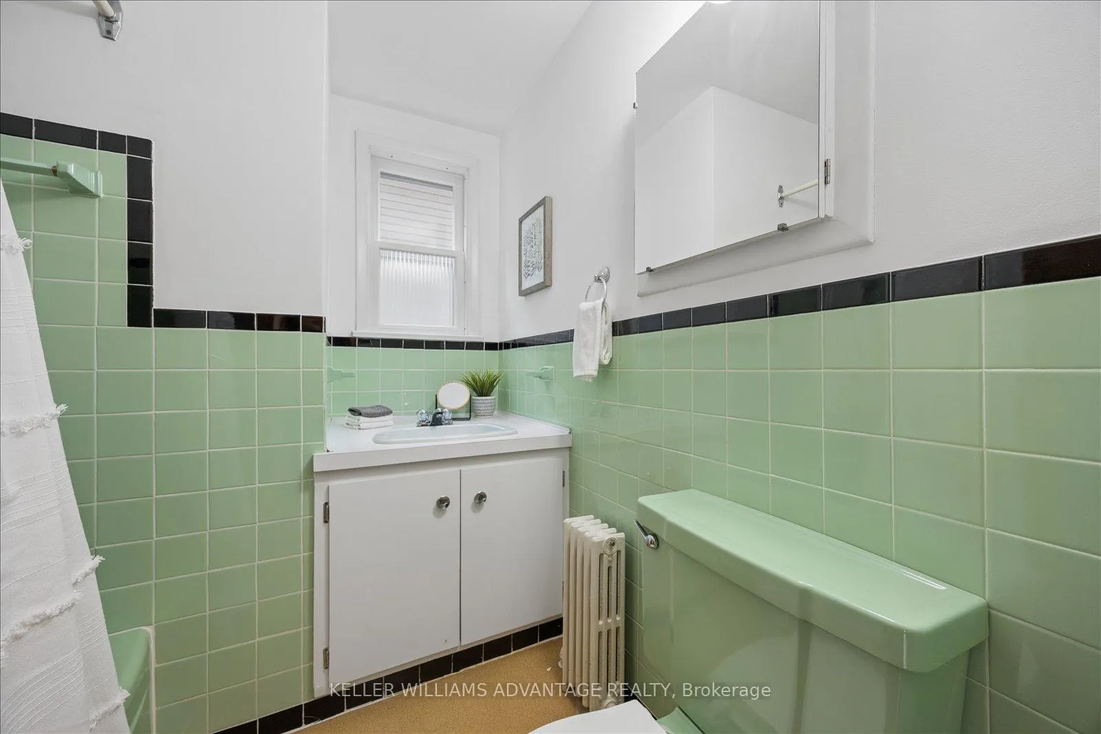 Photo 19 of 118 Silver Birch Avenue, Toronto, The Beaches — HOMEH