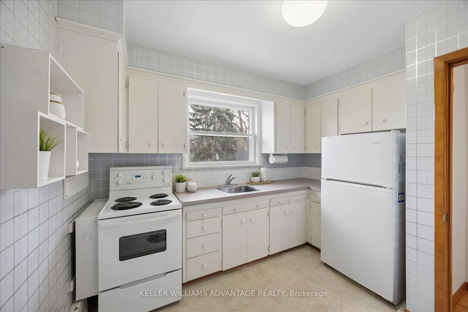 Photo 27 of 118 Silver Birch Avenue, Toronto, The Beaches — HOMEH
