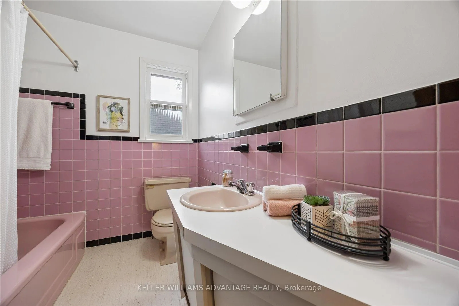 Photo 36 of 118 Silver Birch Avenue, Toronto, The Beaches — HOMEH