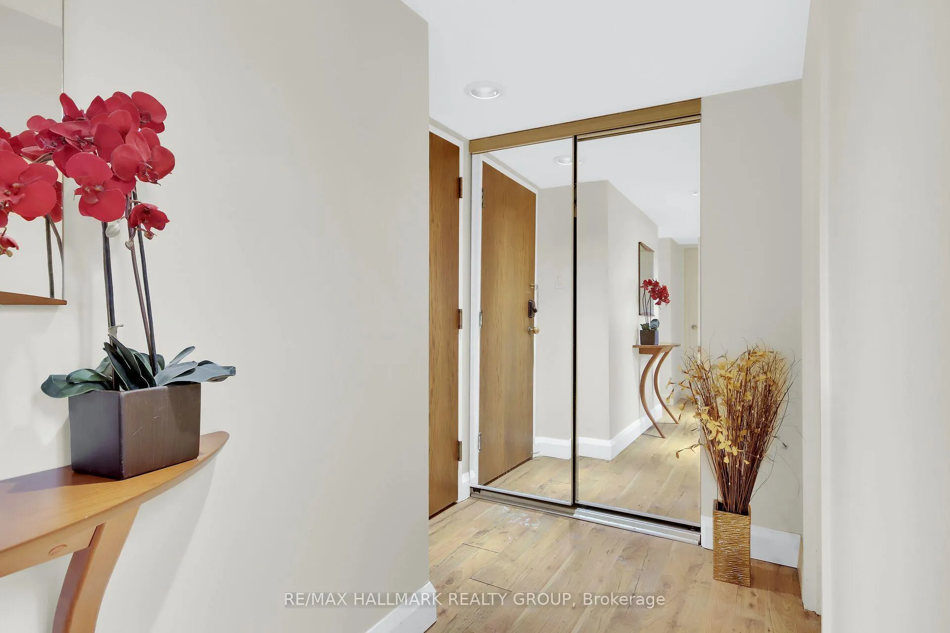 Photo 5 of Unit 503, 470 Laurier Avenue W, Ottawa, Ottawa Centre — HOMEH