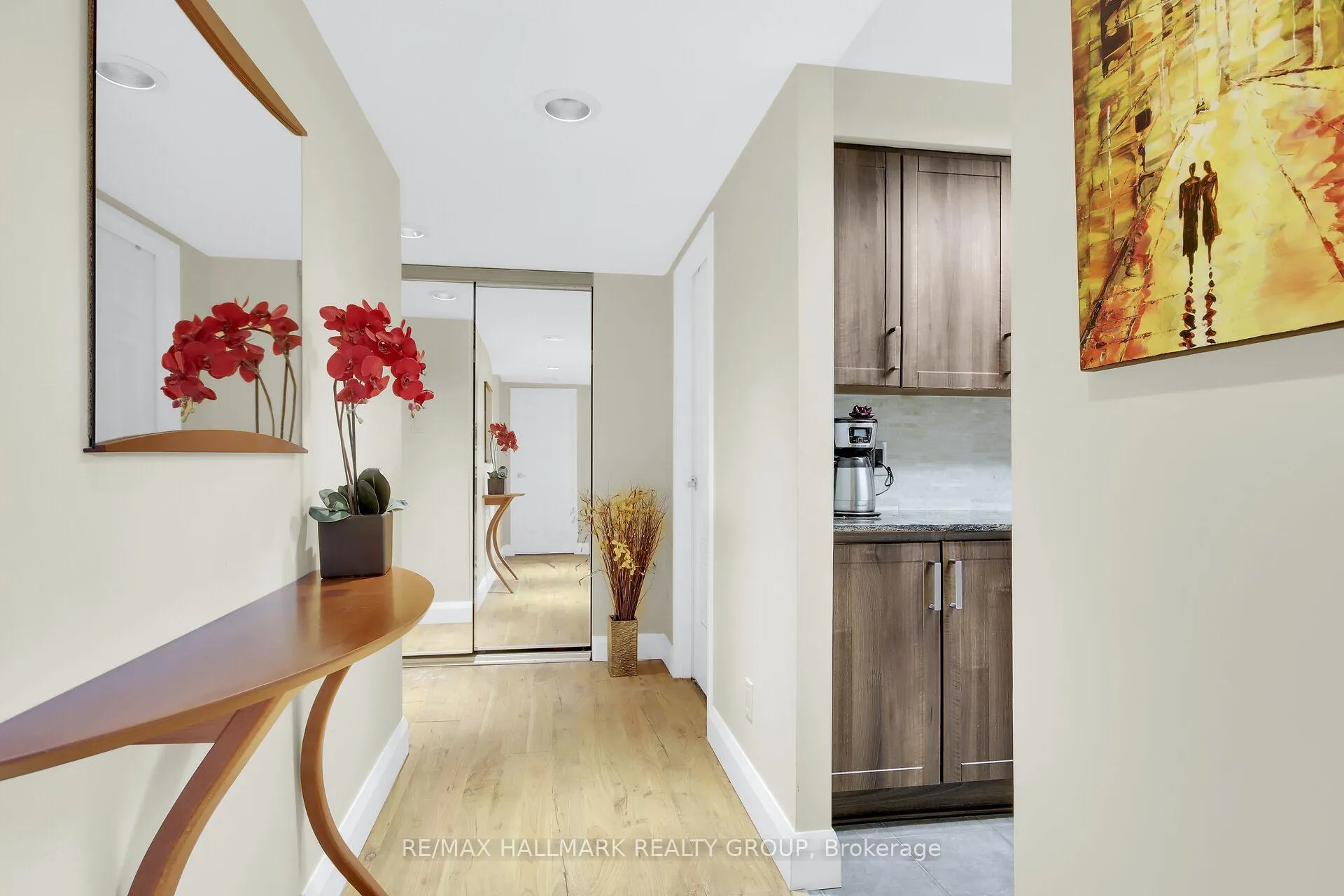Photo 6 of Unit 503, 470 Laurier Avenue W, Ottawa, Ottawa Centre — HOMEH