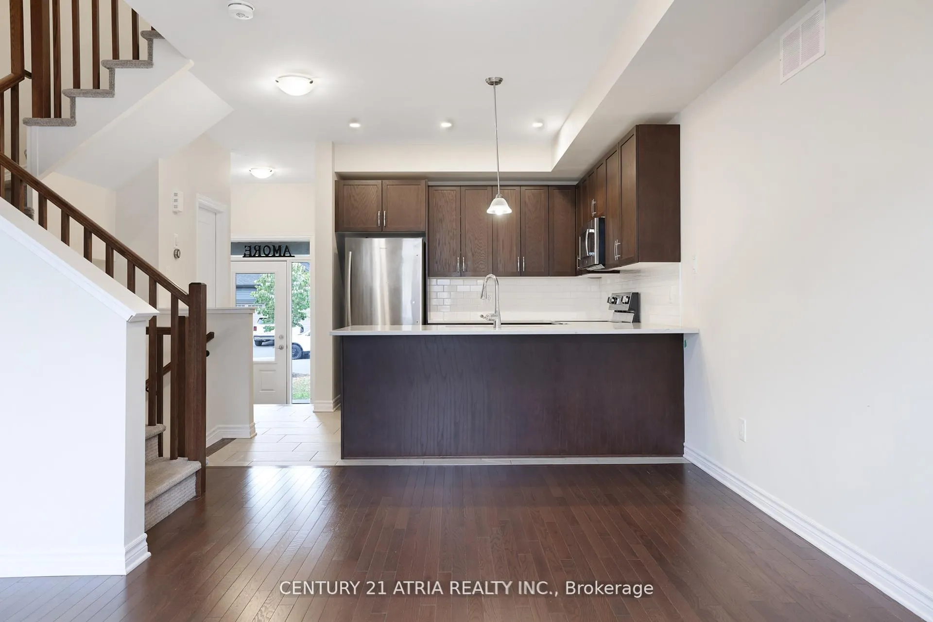 Photo 2 of 14 Rookie Crescent, Ottawa, Kanata - Emerald Meadows/Trailwest — HOMEH
