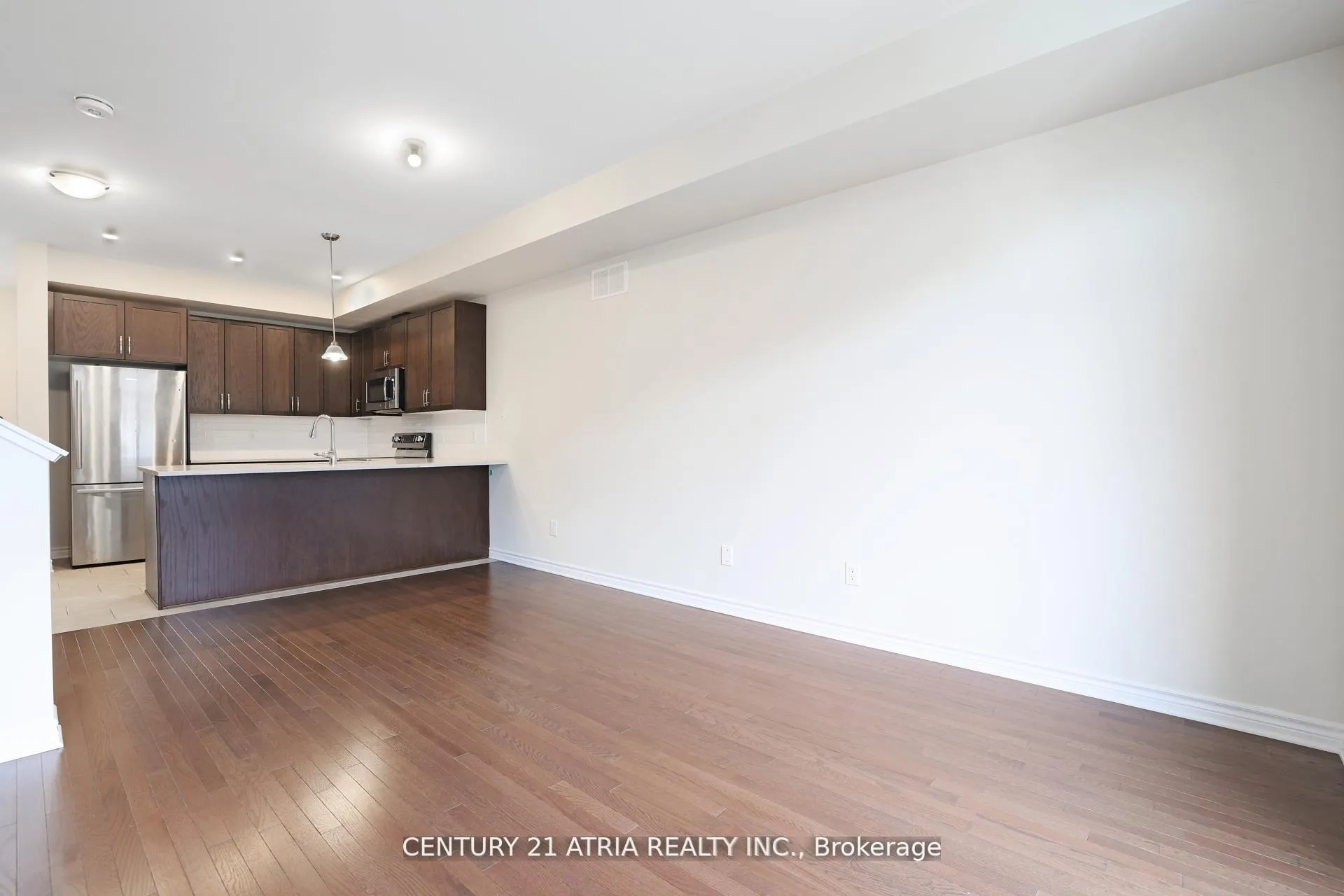 Photo 5 of 14 Rookie Crescent, Ottawa, Kanata - Emerald Meadows/Trailwest — HOMEH