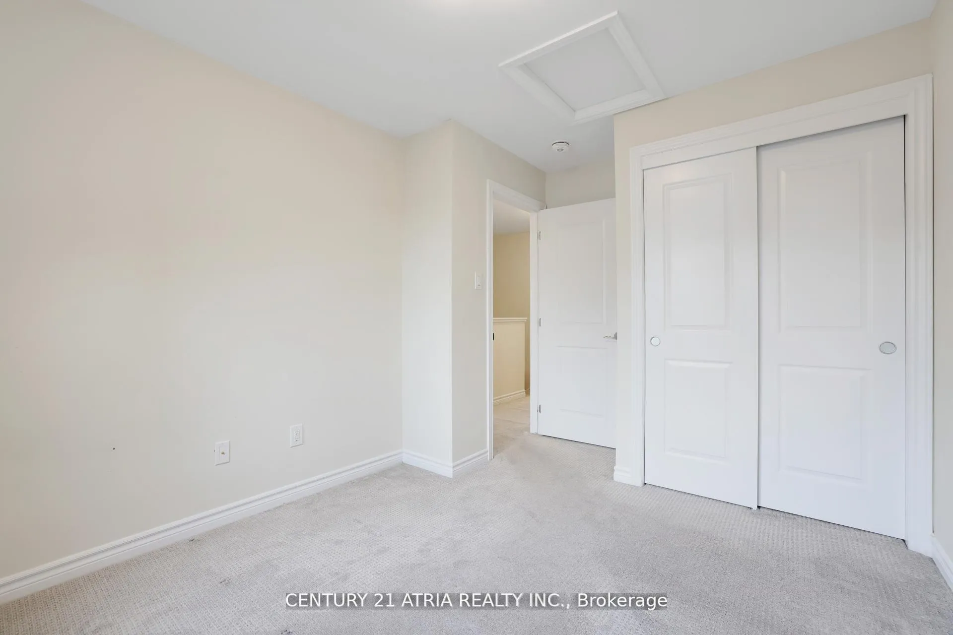 Photo 9 of 14 Rookie Crescent, Ottawa, Kanata - Emerald Meadows/Trailwest — HOMEH