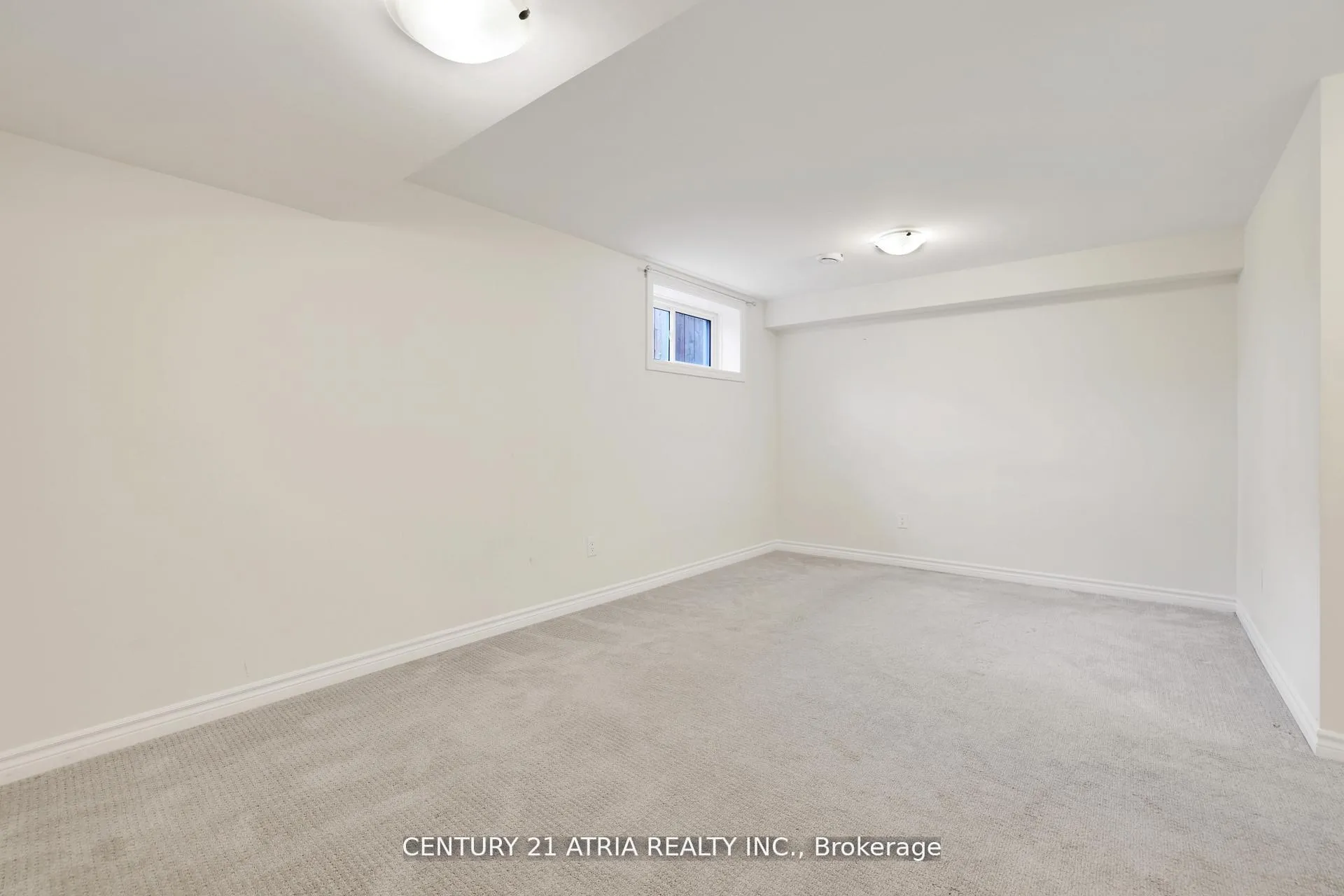 Photo 13 of 14 Rookie Crescent, Ottawa, Kanata - Emerald Meadows/Trailwest — HOMEH