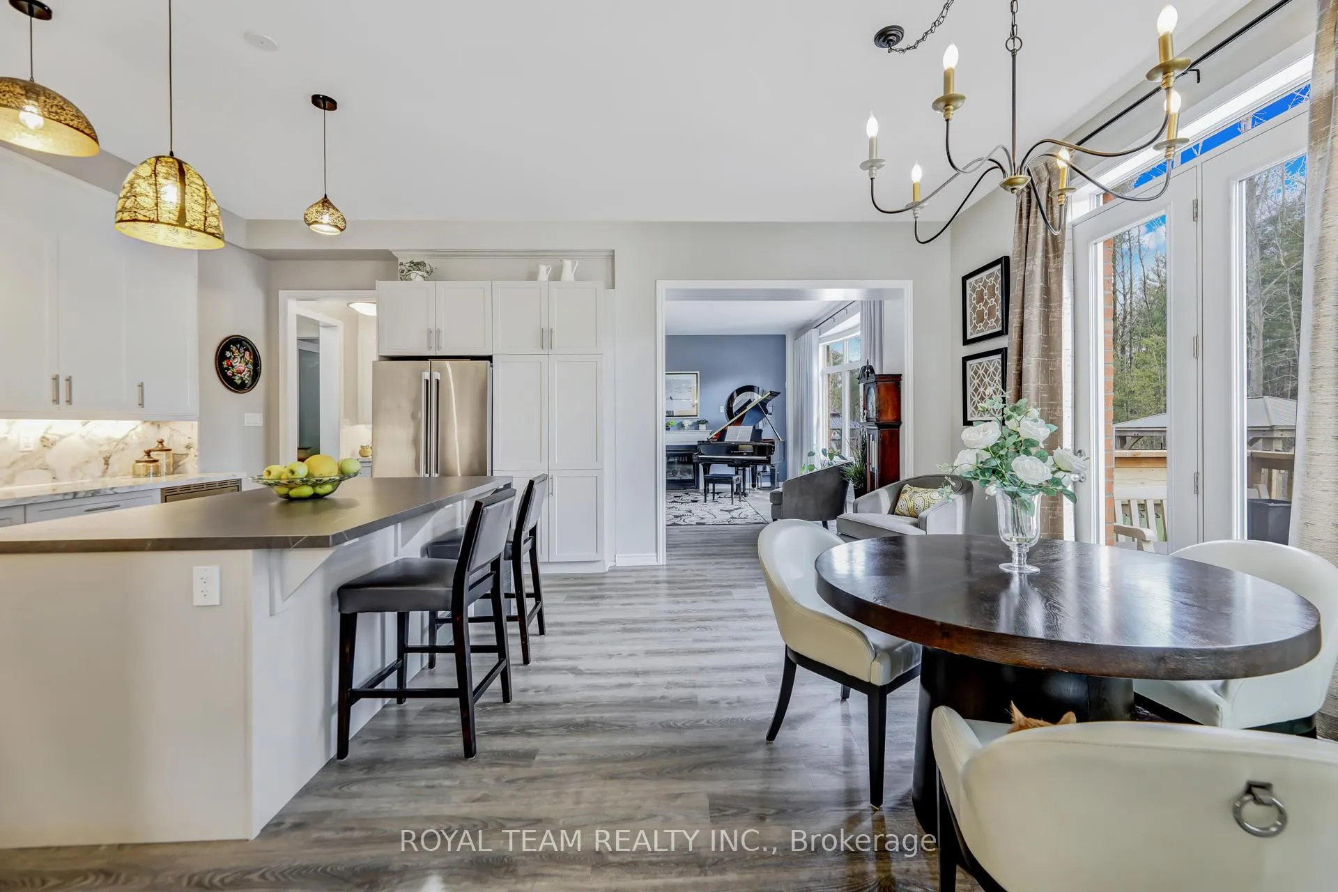 Photo 5 of 25 Thompson Way, Springwater, Centre Vespra — HOMEH