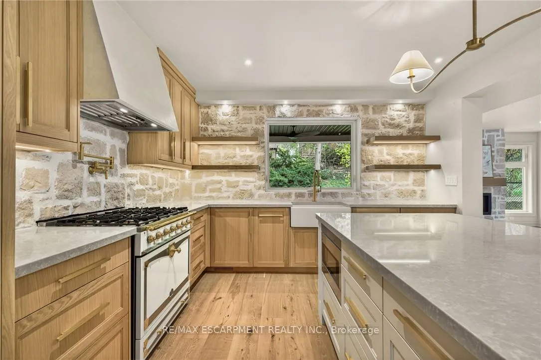 Photo 14 of 393 Hess Street S, Hamilton, Durand — HOMEH