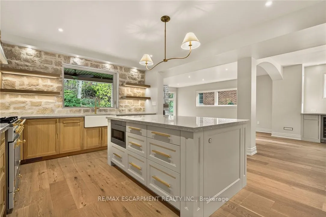 Photo 15 of 393 Hess Street S, Hamilton, Durand — HOMEH