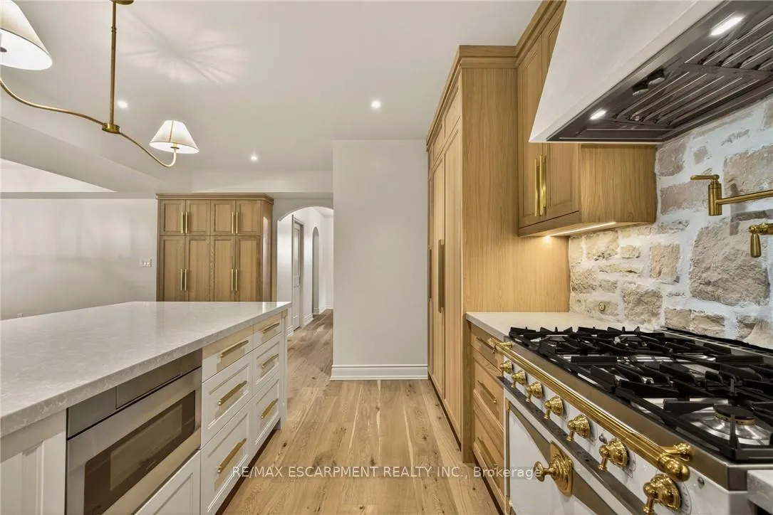 Photo 16 of 393 Hess Street S, Hamilton, Durand — HOMEH