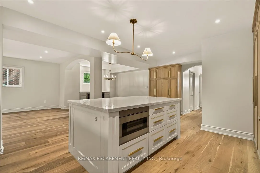 Photo 17 of 393 Hess Street S, Hamilton, Durand — HOMEH