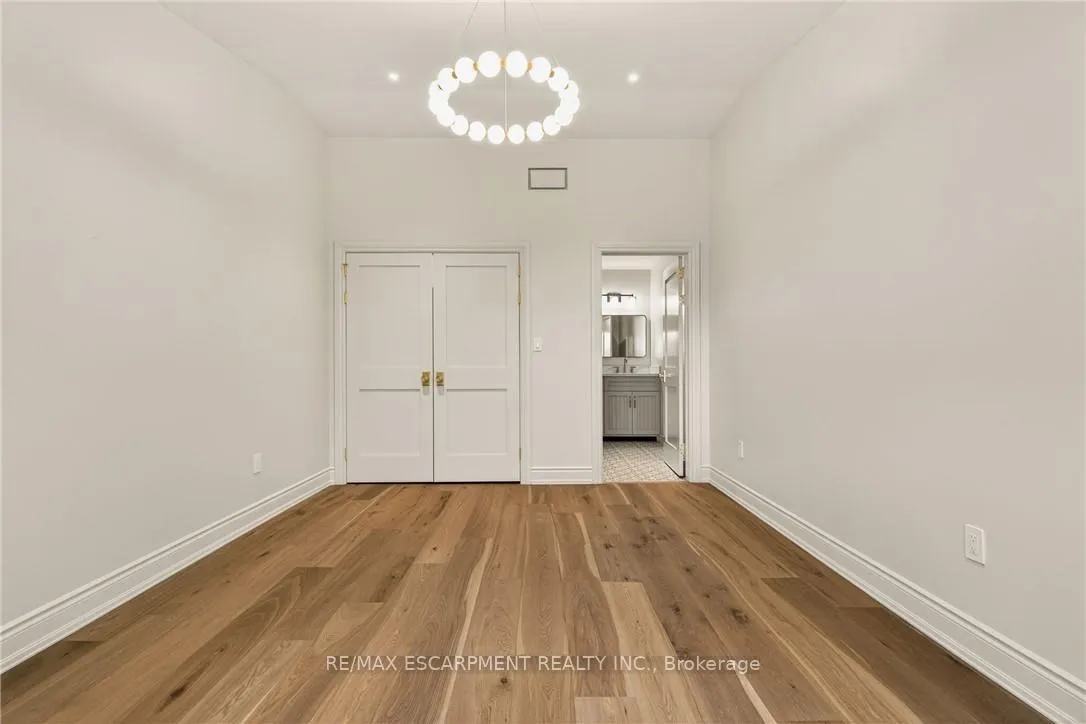 Photo 19 of 393 Hess Street S, Hamilton, Durand — HOMEH