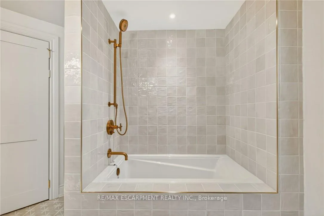 Photo 31 of 393 Hess Street S, Hamilton, Durand — HOMEH