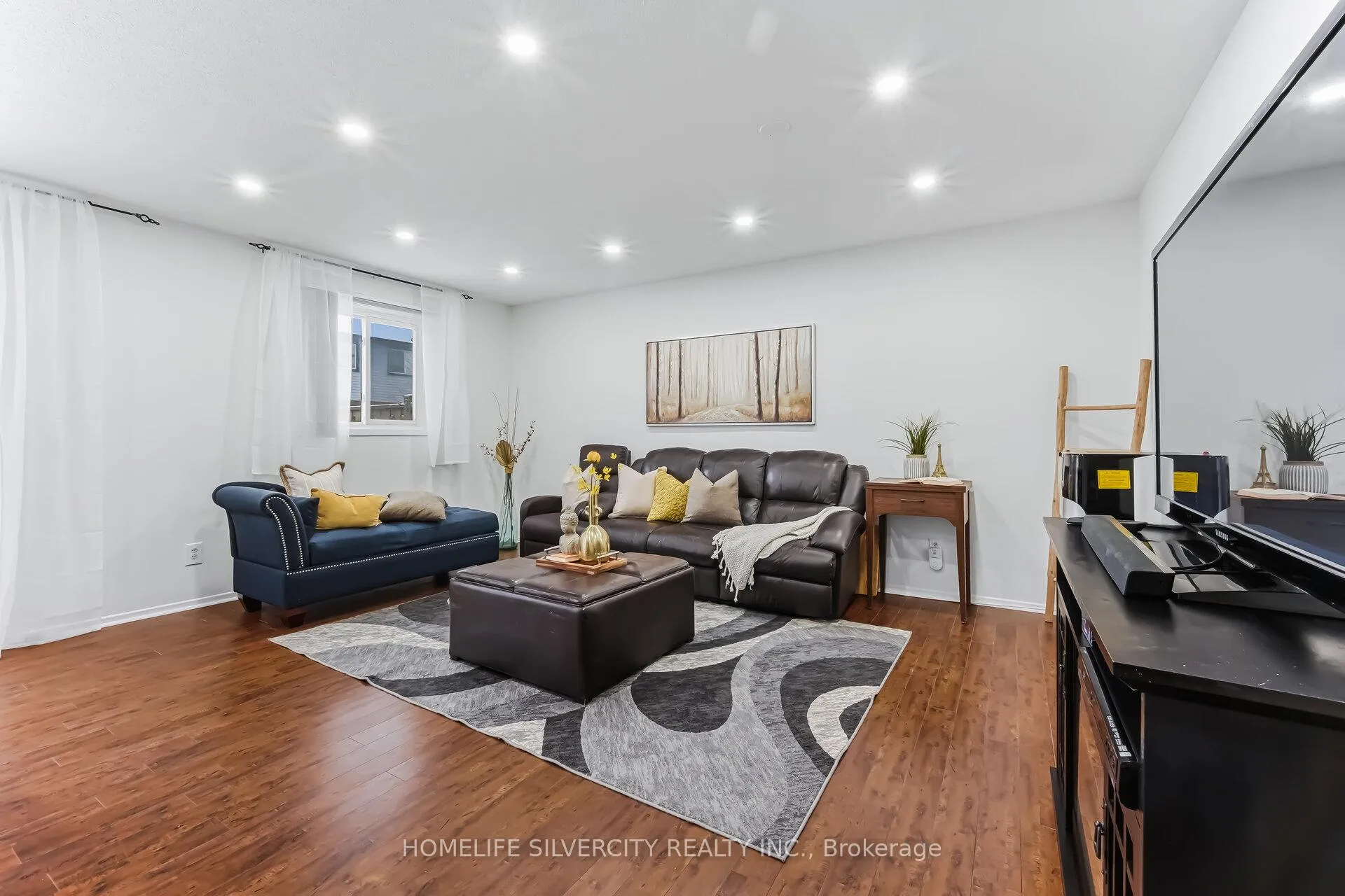 Photo 6 of Unit 100, 45 Hansen Road, Brampton, Madoc — HOMEH