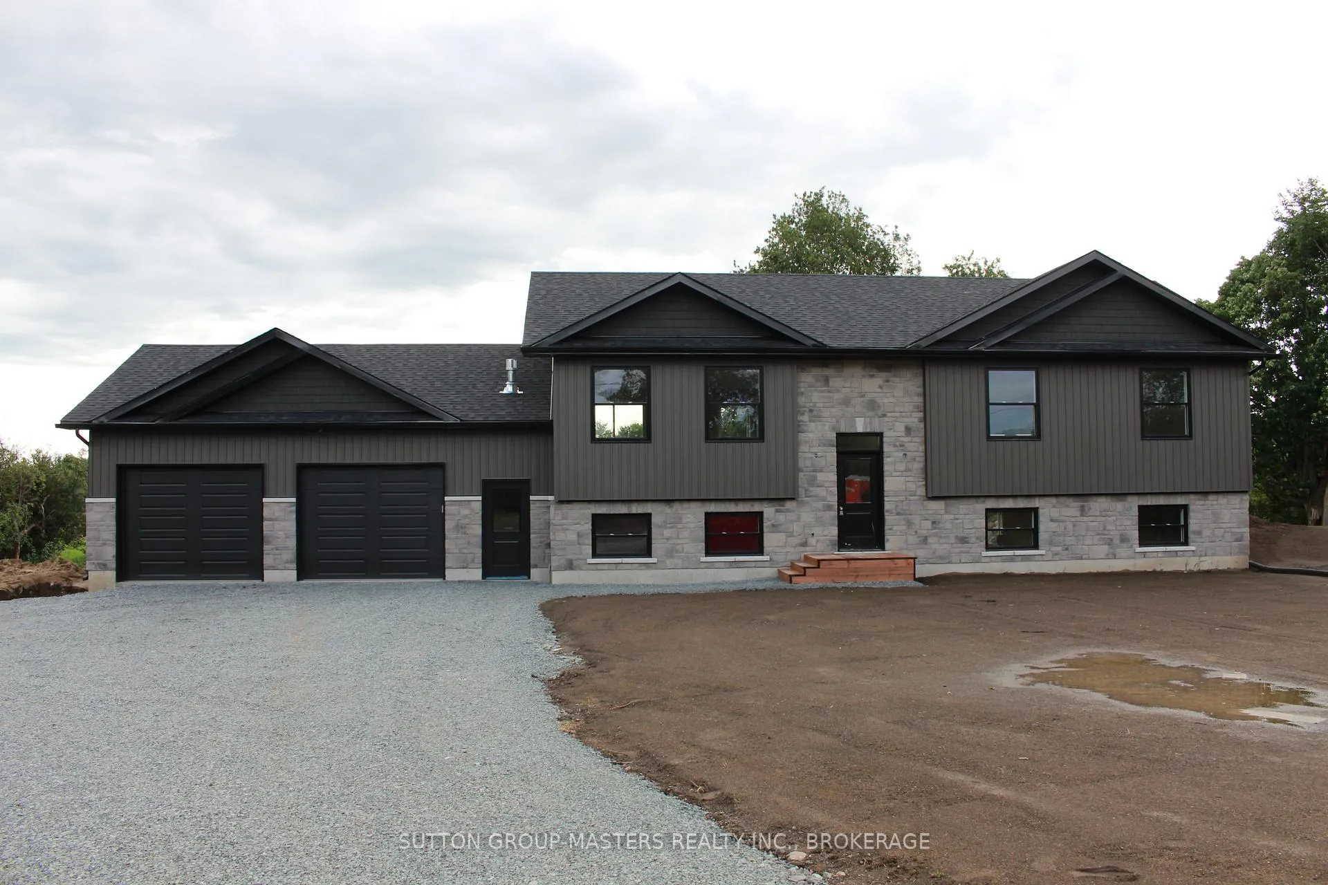 Photo 3 of 3893 Round Lake Road W, Frontenac, Frontenac South — HOMEH